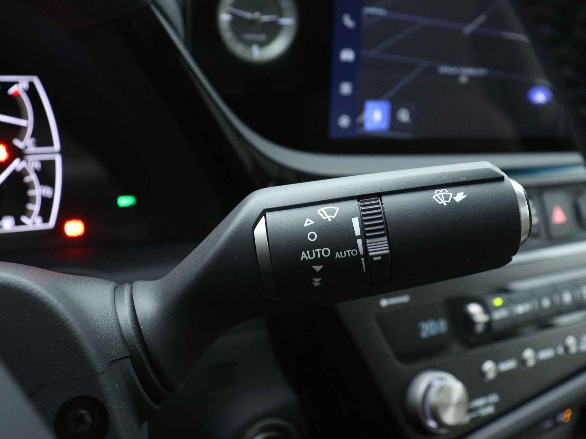Lexus ES 300h Business Line | Achteruitrijcamera | Climate Control | Parkeersensoren | PhoneConnect | - 25/47