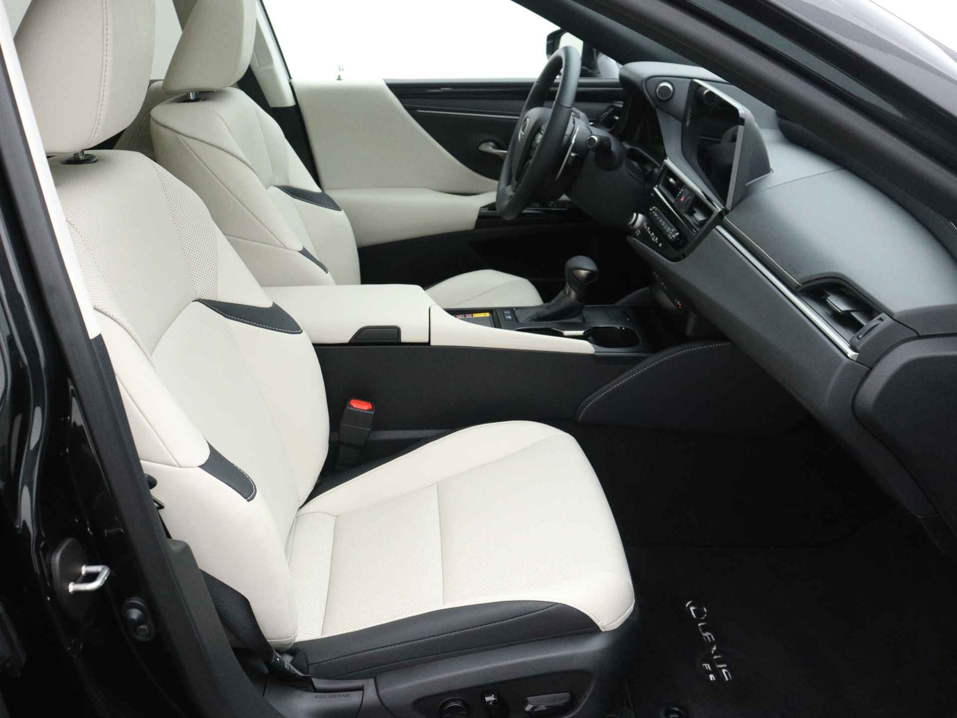 Lexus ES 300h Business Line | Achteruitrijcamera | Climate Control | Parkeersensoren | PhoneConnect | - 31/47