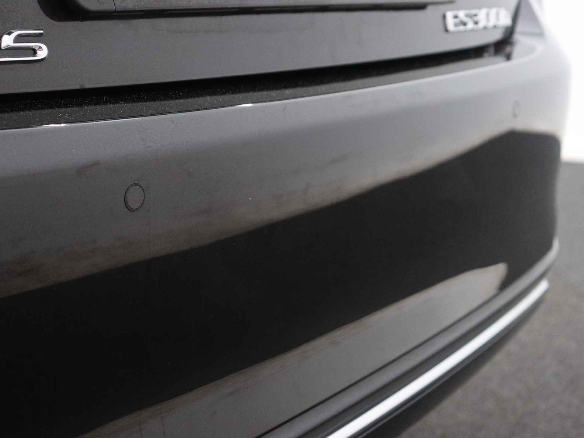 Lexus ES 300h Business Line | Achteruitrijcamera | Climate Control | Parkeersensoren | PhoneConnect | - 42/47