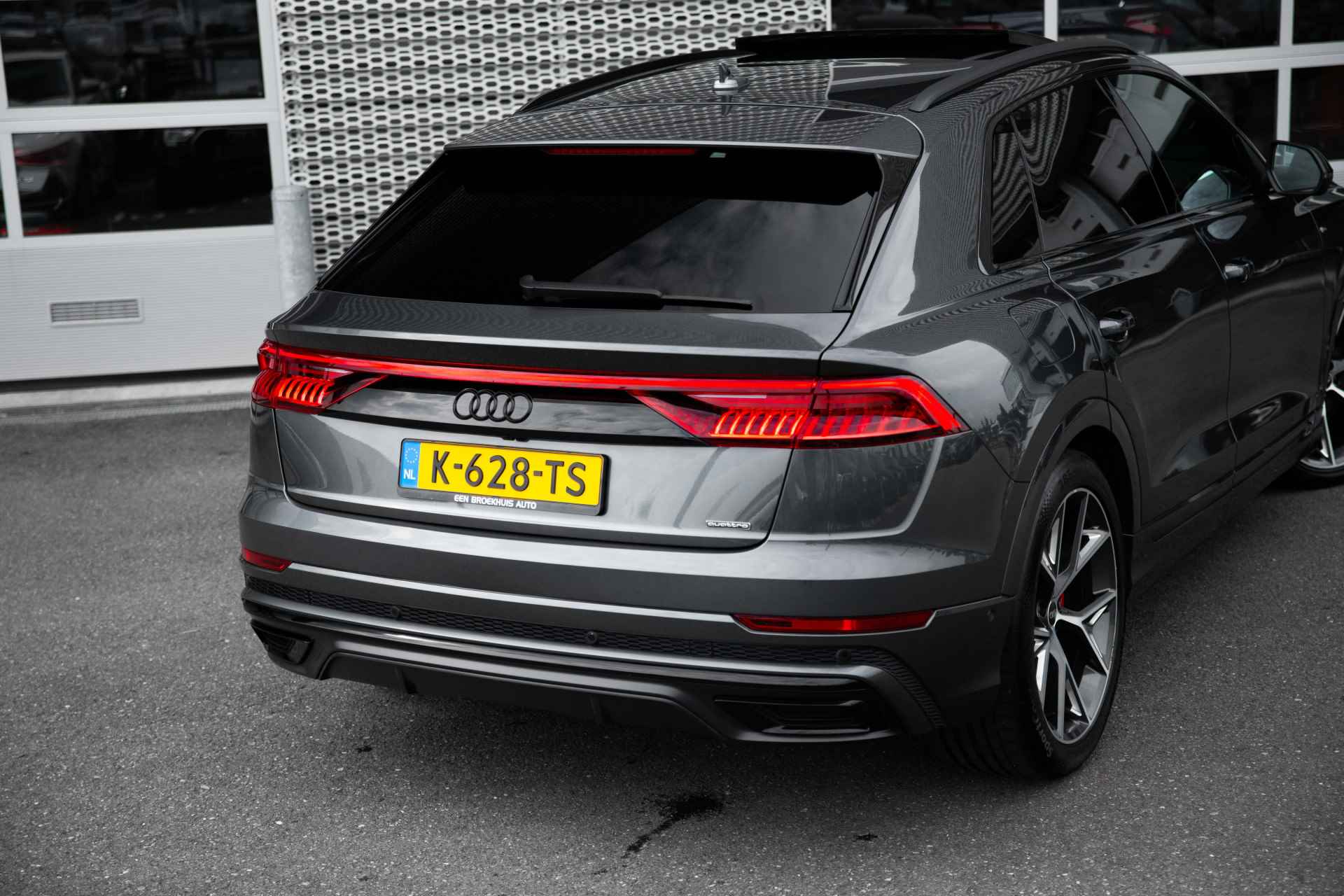 Audi Q8 60 TFSI e 462pk quattro Competition | Panoramadak | Tour | City | Supersportstoelen | Keyless | Trekhaak - 20/70