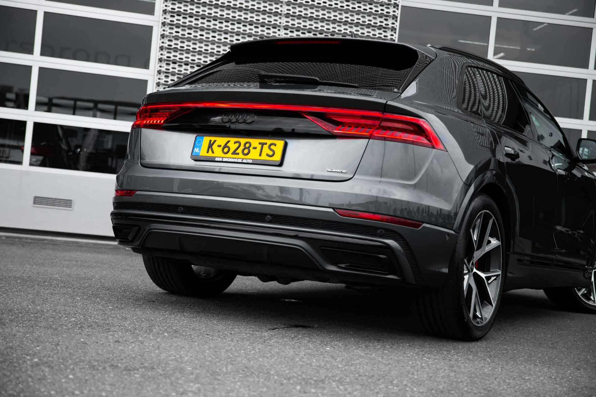 Audi Q8 60 TFSI e 462pk quattro Competition | Panoramadak | Tour | City | Supersportstoelen | Keyless | Trekhaak - 21/70