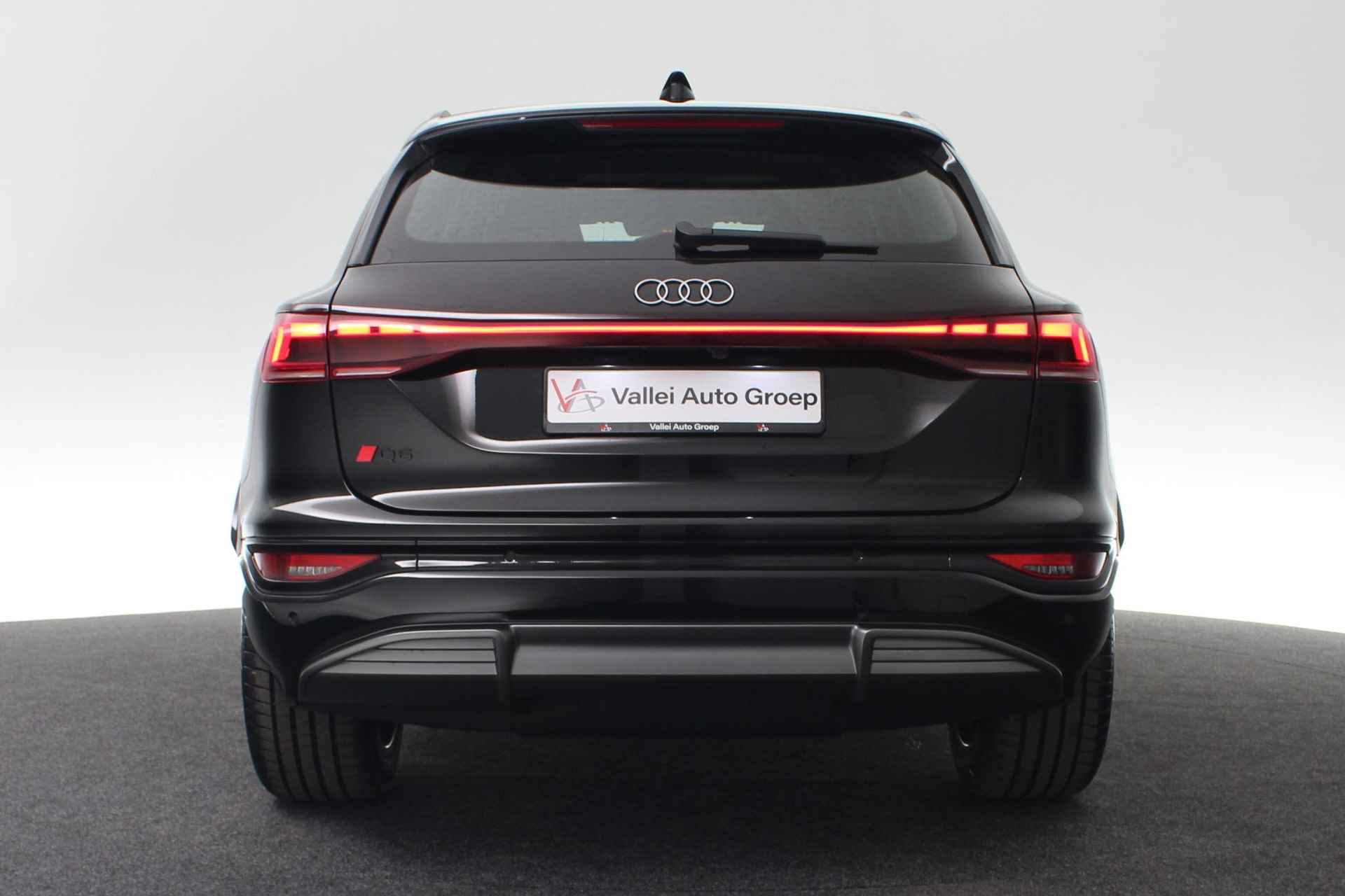 Audi Q6 e-tron 55 First Edition 388pk Quattro | Assistentiepakket Parking | S-line exterieur | Veiligheidspakket plus | - 25/56