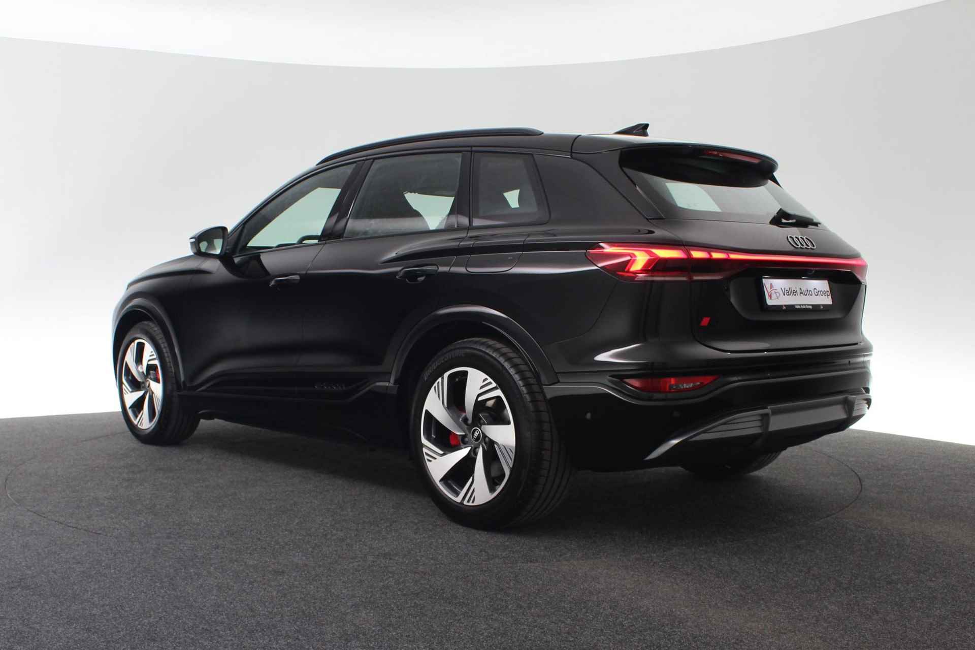 Audi Q6 e-tron 55 First Edition 388pk Quattro | Assistentiepakket Parking | S-line exterieur | Veiligheidspakket plus | - 48/56