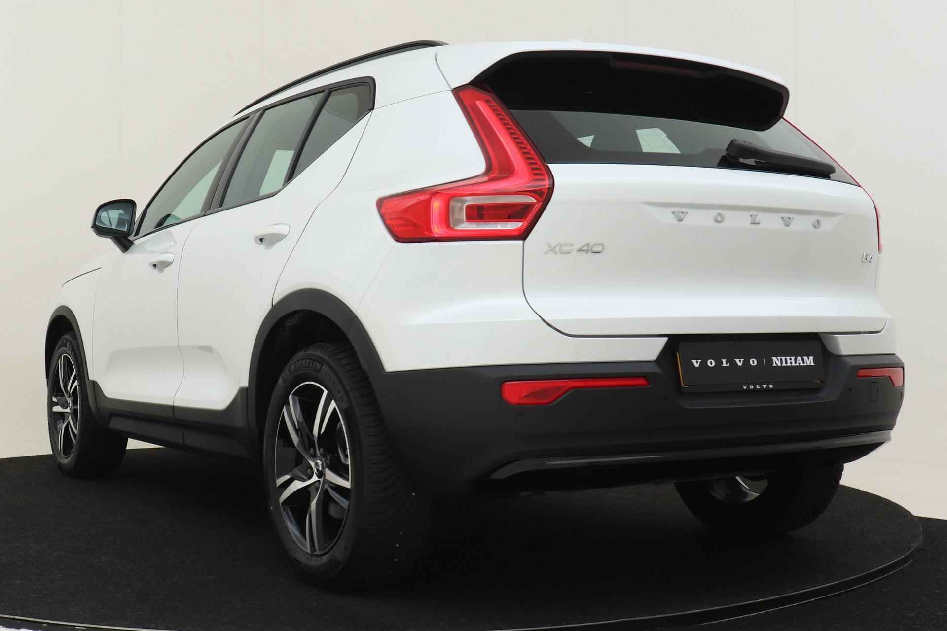 Volvo XC40 B4 (M-HYBRID) PLUS DARK -CAMERA|ADAP.CRUISE|VERW.VOORRUIT|TREKHAAK - 8/55