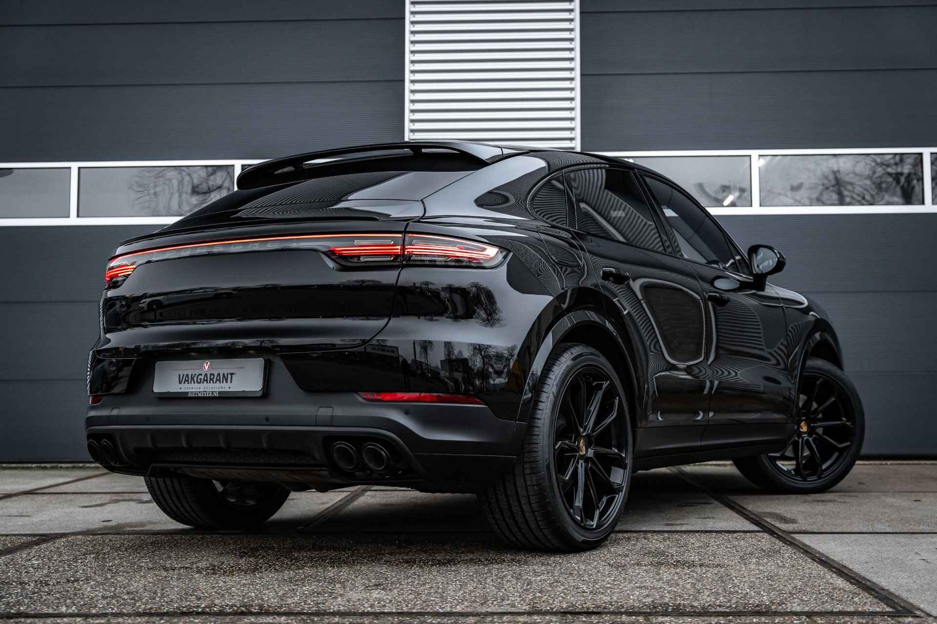 Porsche Cayenne Coupé 3.0 E-Hybrid |Panorama dak |Soft close |Trekhaak |Lucht vering PASM |Sport-uitlaatsysteem |BOSE| - 7/45