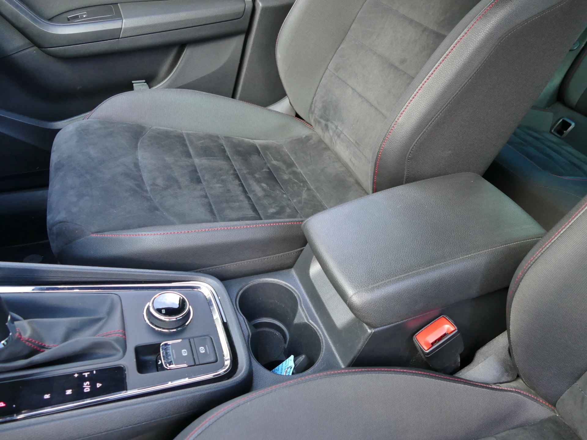 SEAT Ateca 1.4 EcoTSI FR Business Intense | LED koplampen | rondomzicht camera | Apple CarPlay / Android auto - 39/55