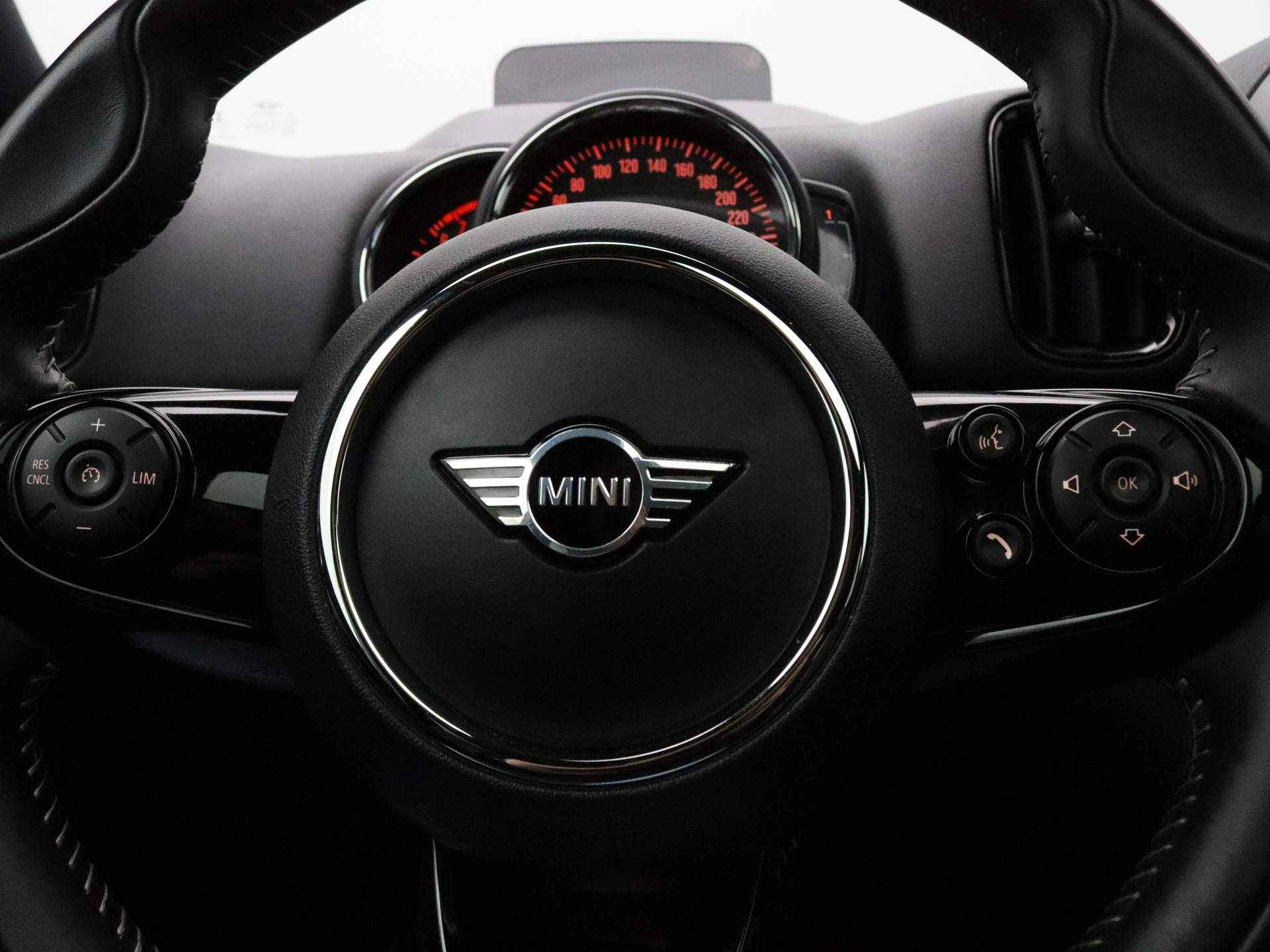 MINI Countryman 136pk Cooper White Silver Edition AUTOMAAT Climate | Harman Kardon | Head-Up | Leder | Panoramadak - 17/39