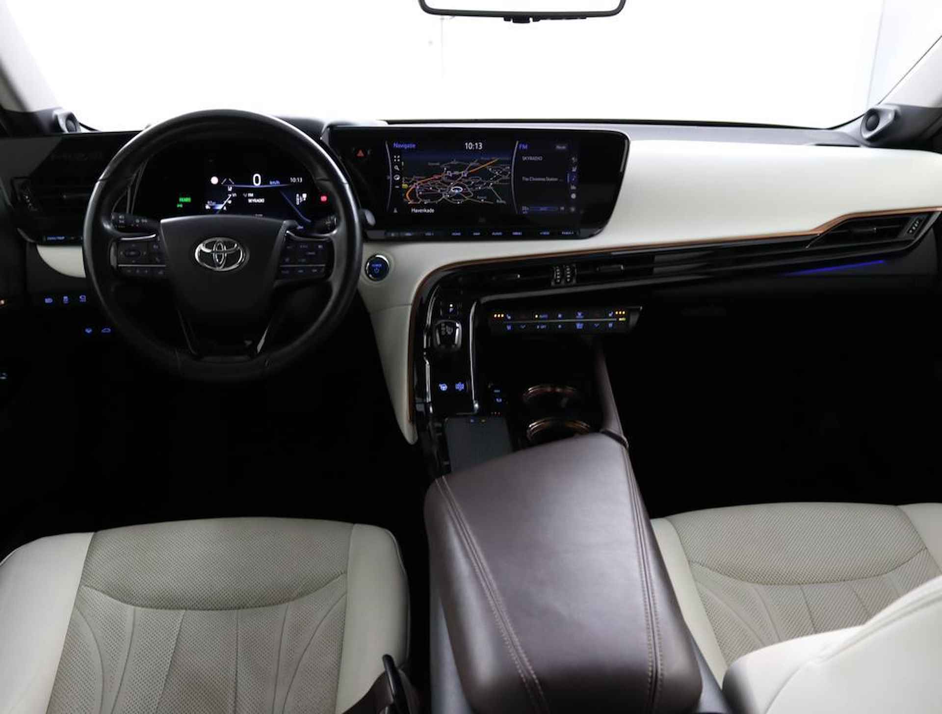 Toyota Mirai Prestige | Parkeer sensoren | 360 camera | Stoelventilatie | Navigatie | Apple carplay & Android auto | - 4/64