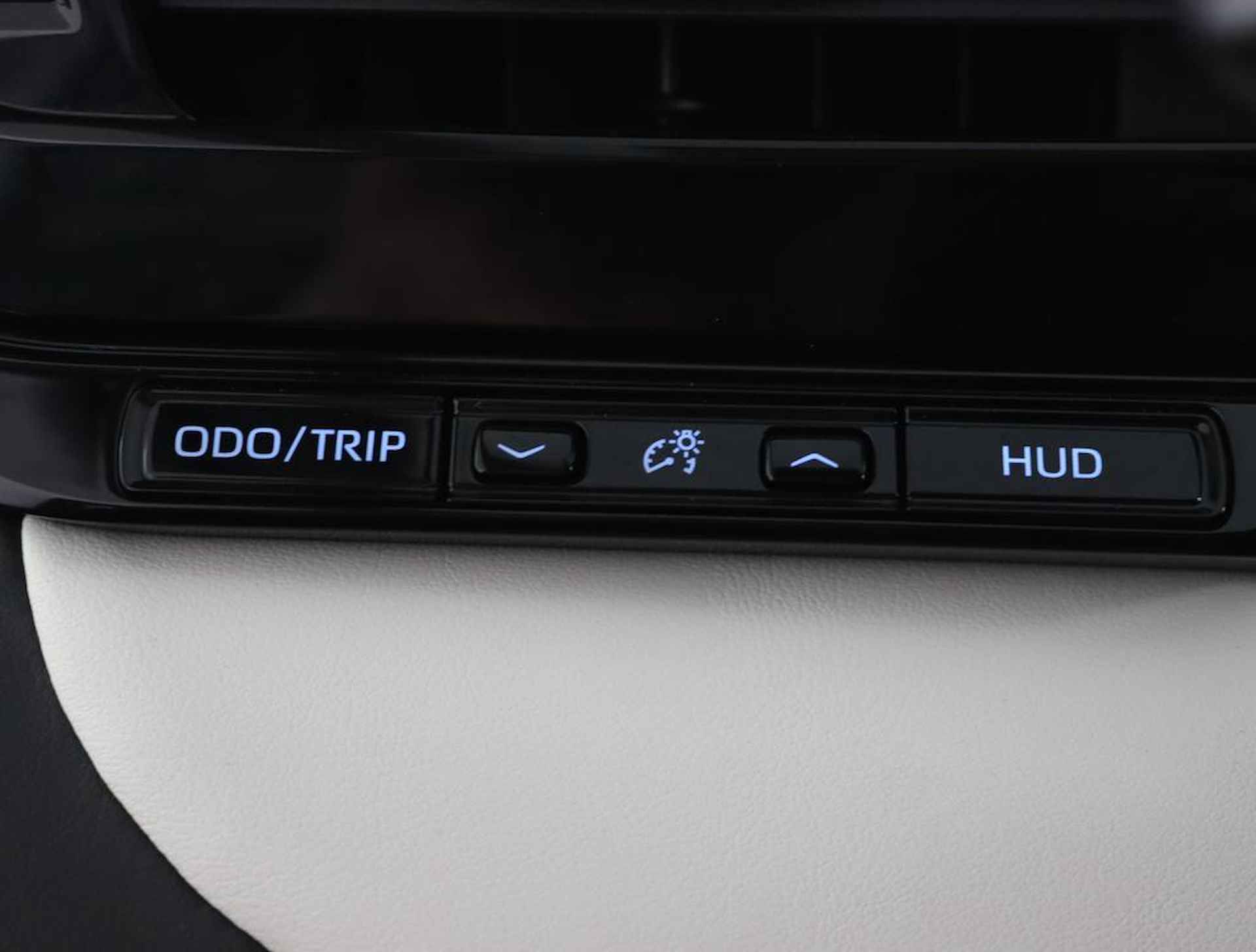 Toyota Mirai Prestige | Parkeer sensoren | 360 camera | Stoelventilatie | Navigatie | Apple carplay & Android auto | - 27/64