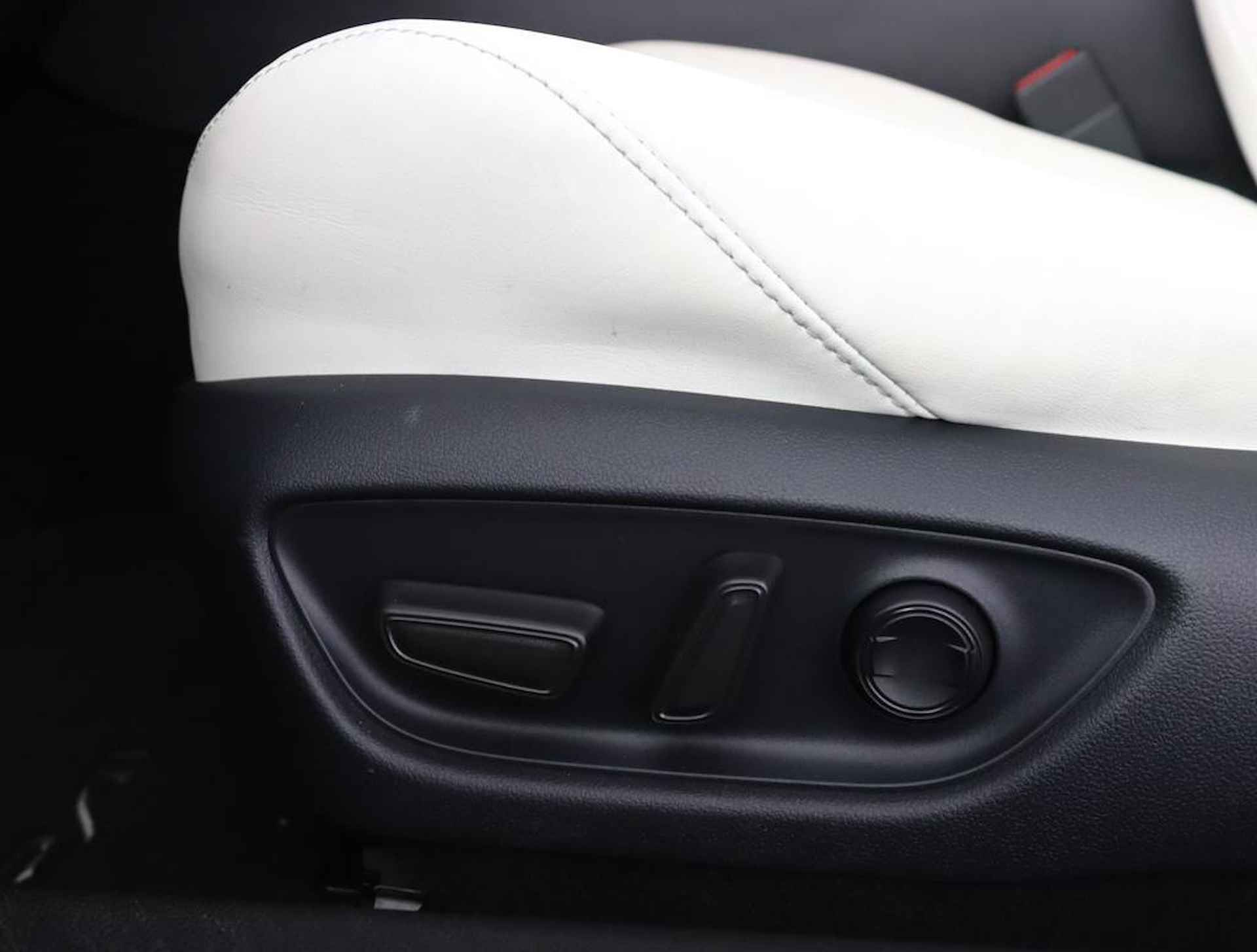 Toyota Mirai Prestige | Parkeer sensoren | 360 camera | Stoelventilatie | Navigatie | Apple carplay & Android auto | - 46/64