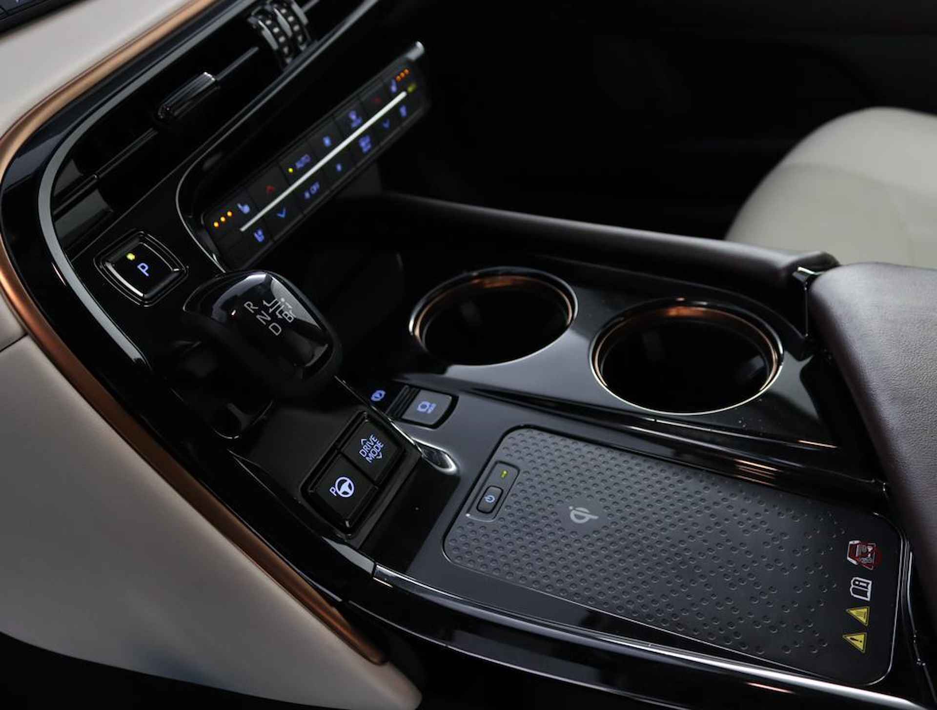 Toyota Mirai Prestige | Parkeer sensoren | 360 camera | Stoelventilatie | Navigatie | Apple carplay & Android auto | - 55/64