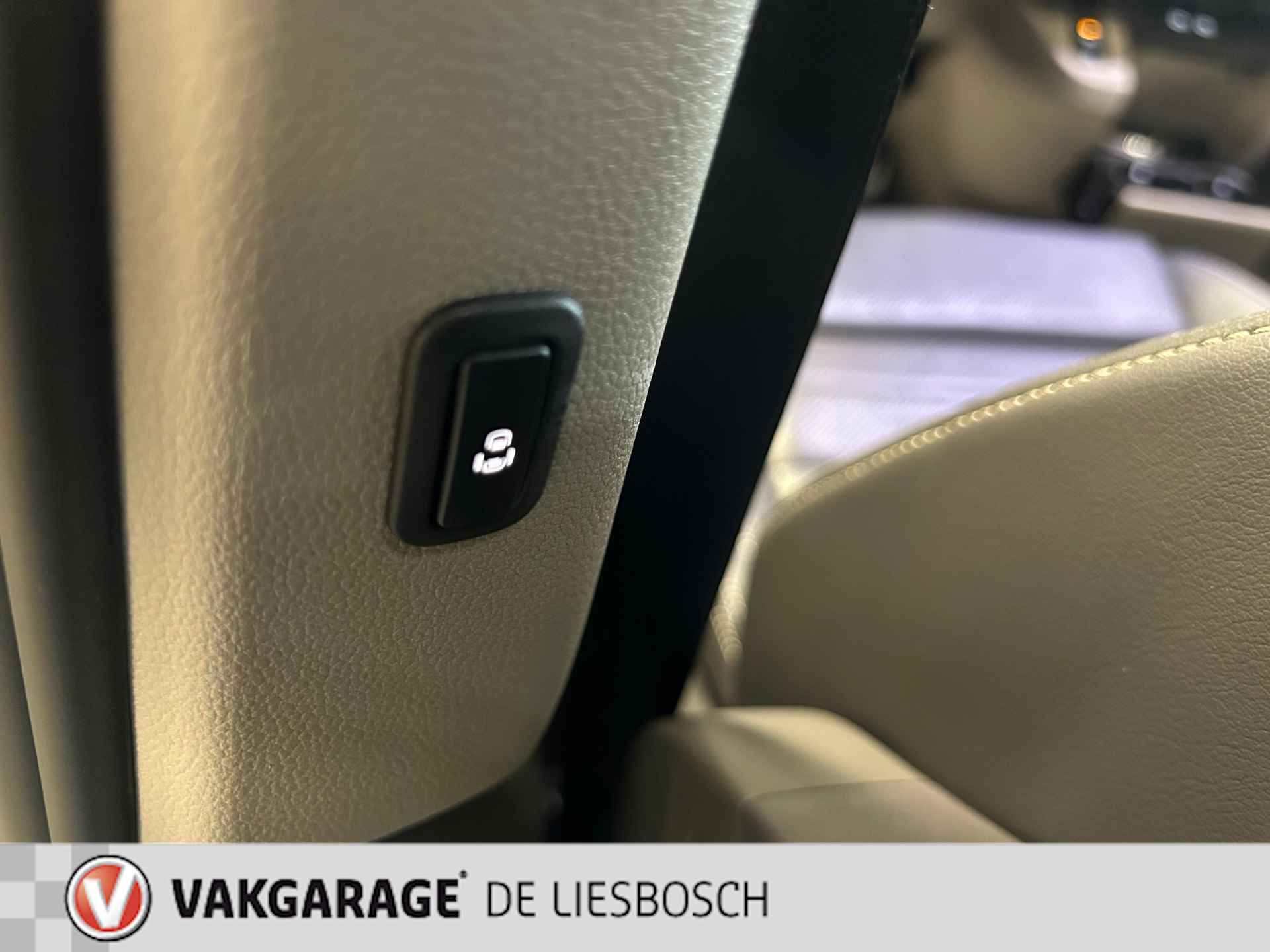 Volkswagen MULTIVAN 1.4 eHybrid L1H1 Life Business / 7 persoons / panorama-dak / leder / head-up / led matrix - 16/27