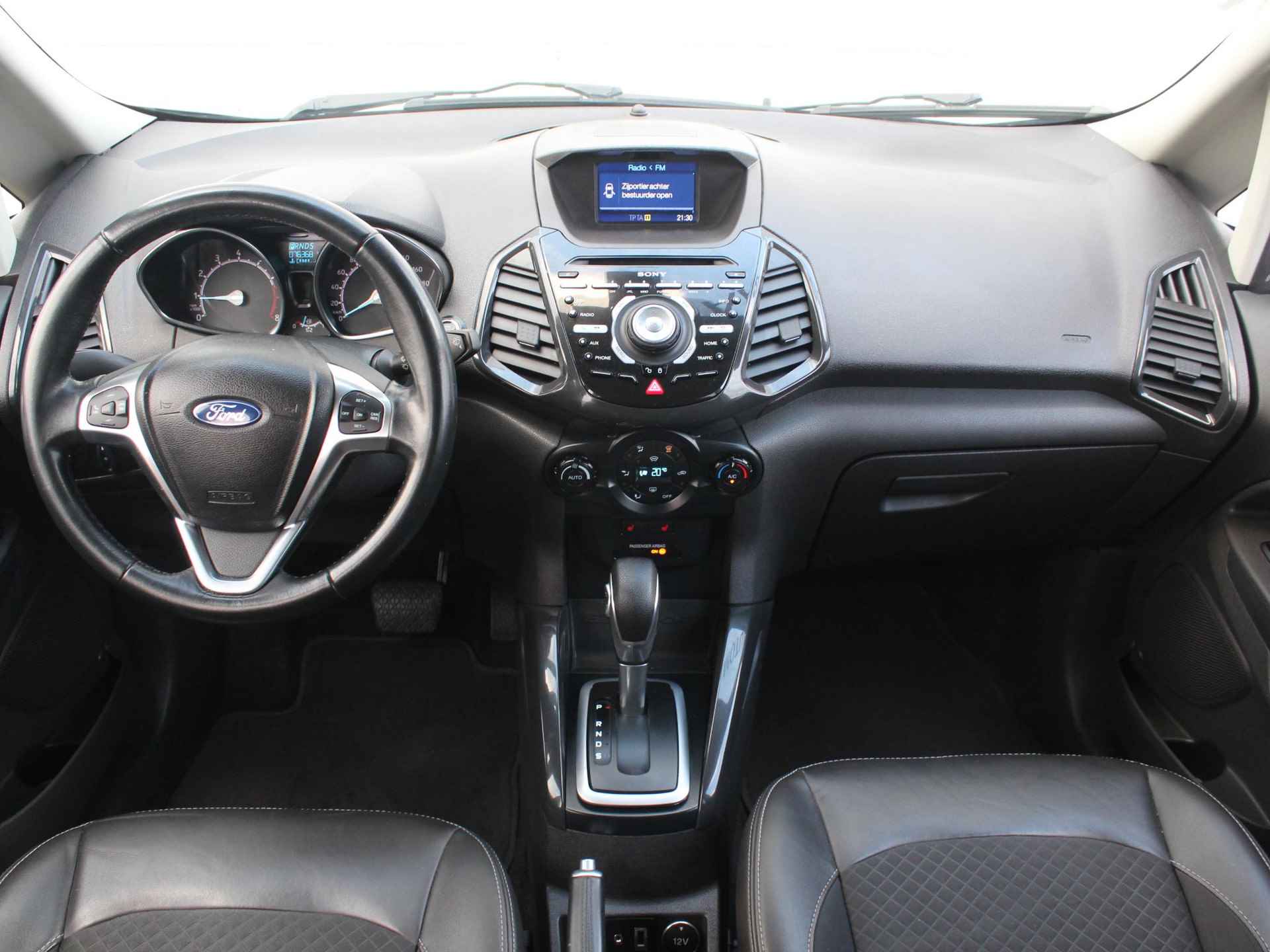 Ford EcoSport 1.5 Ti-VCT Titanium AUTOMAAT / Trekhaak Afneembaar / Stoelverwarming / Navigatie / Cruise Control / Keyless Entry & Start / - 2/42