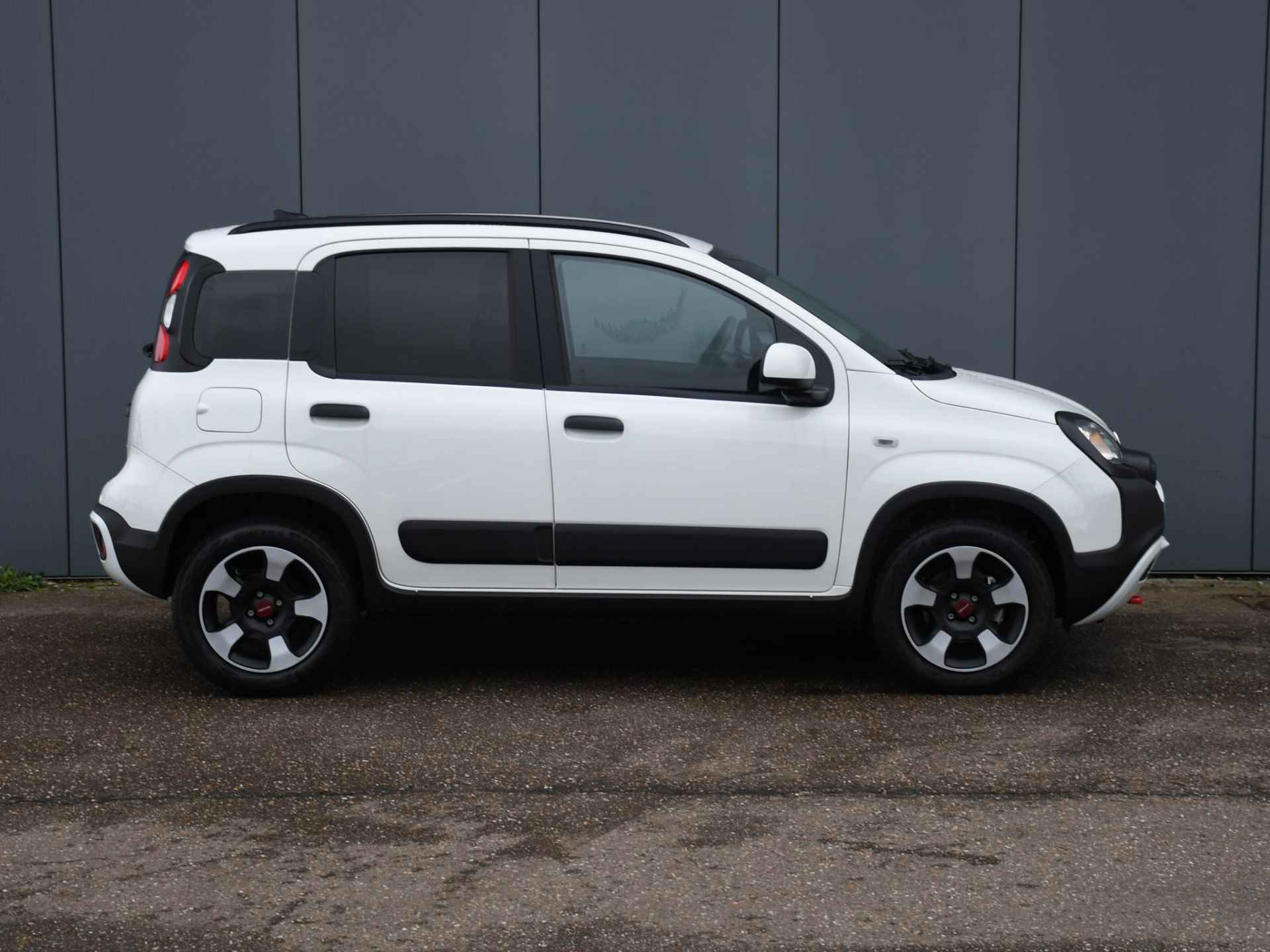 Fiat Panda Cross 1.0 Hybrid 70pk PDC ACHTER | APPLE-CARPLAY | DAB | 15''LM | AIRCO - 3/23