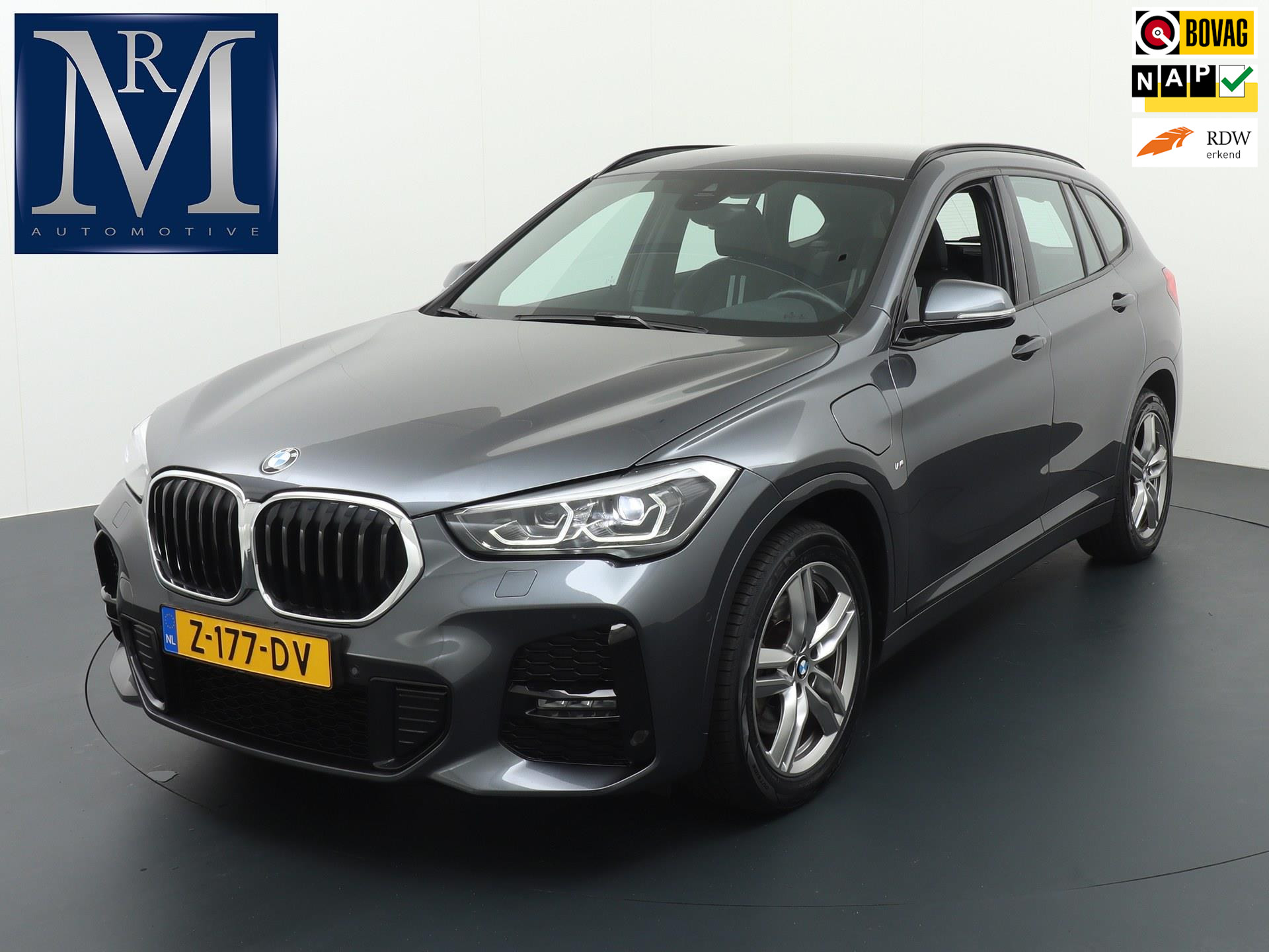BMW X1 XDrive25e M SPORT VAN €35.900,- VOOR € 33.330, UW LENTE VOORDEEL: € 2.570,- ! |STOELVERWARMING| ELEK. ACHTERKLEP| CRUISE bij viaBOVAG.nl