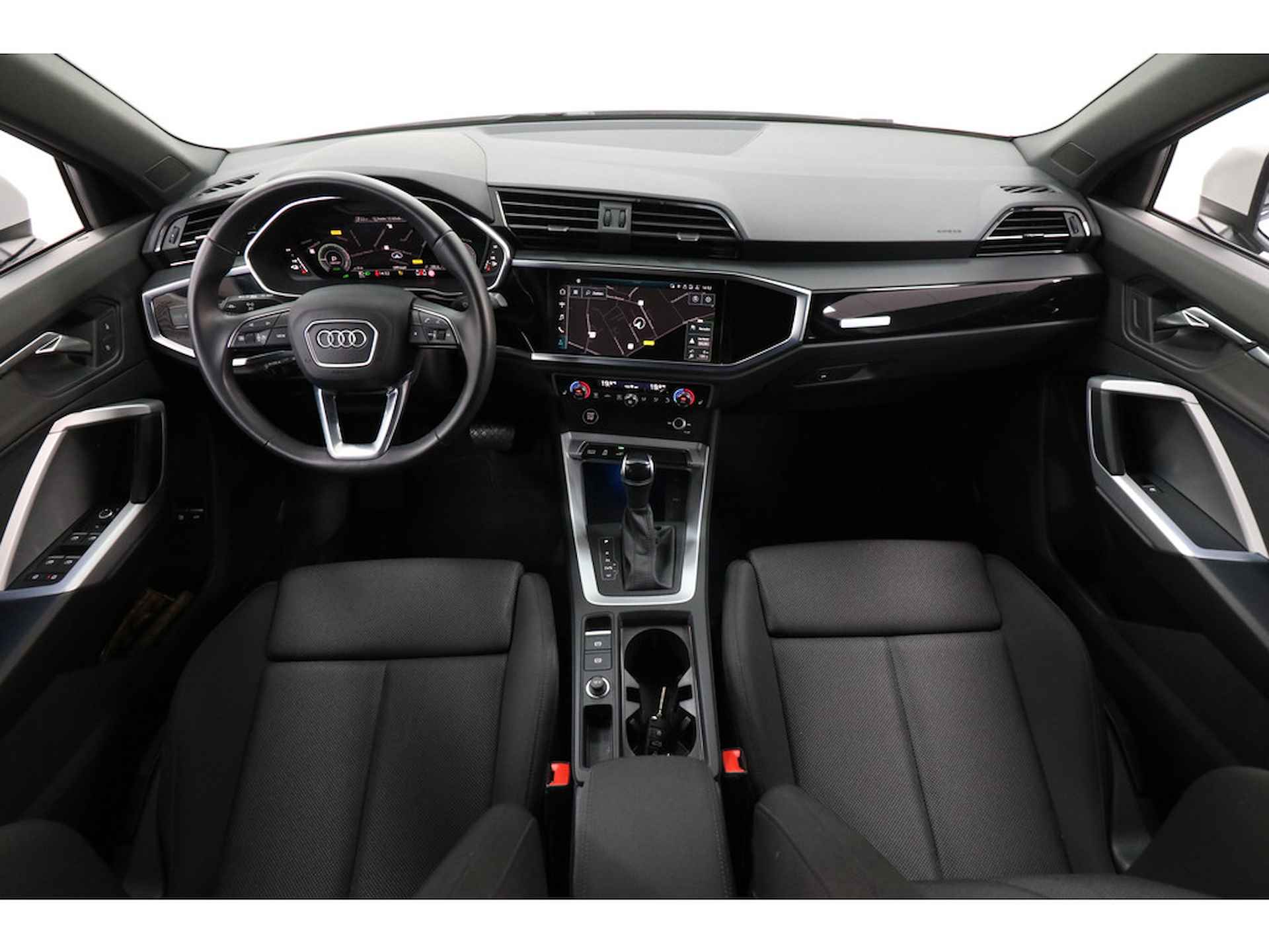 Audi Q3 45 TFSI e S edition (Plug-in Hybride) PHEV - 3/40