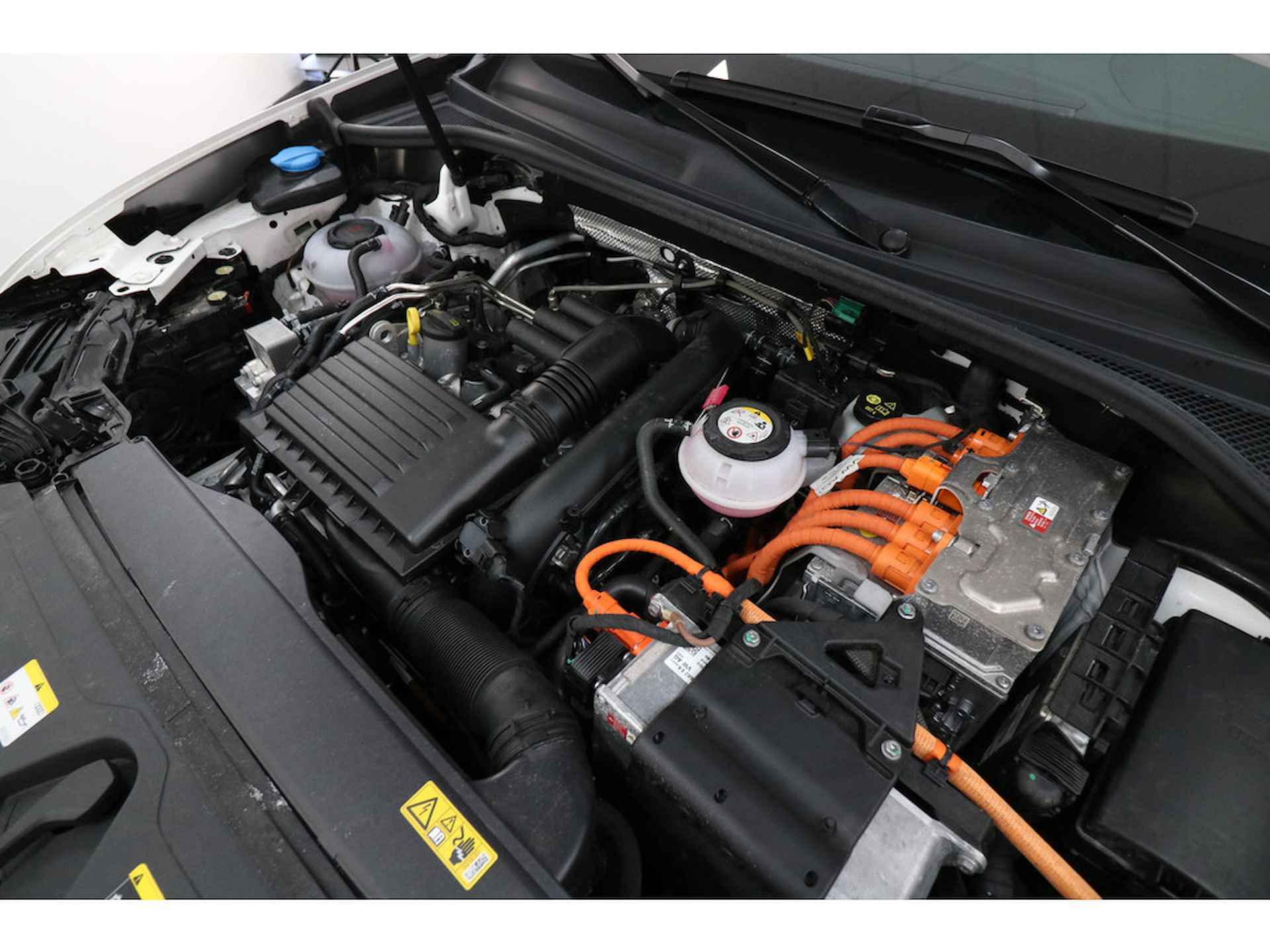 Audi Q3 45 TFSI e S edition (Plug-in Hybride) PHEV - 8/40