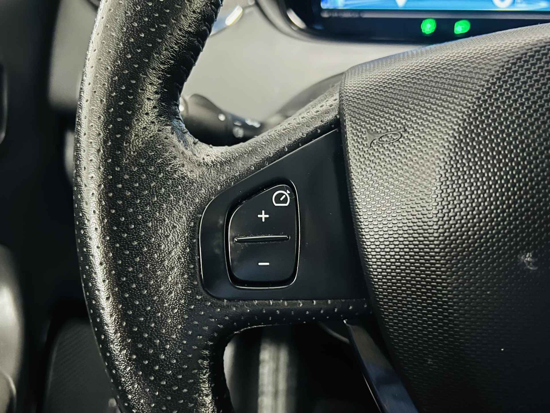Renault ZOE R90 Intens 41 kWh (ex Accu) automaat airco camera navi cruise controle parkeersensoren , auto komt in aanmerking voor de 2000,- subsidie - 12/17