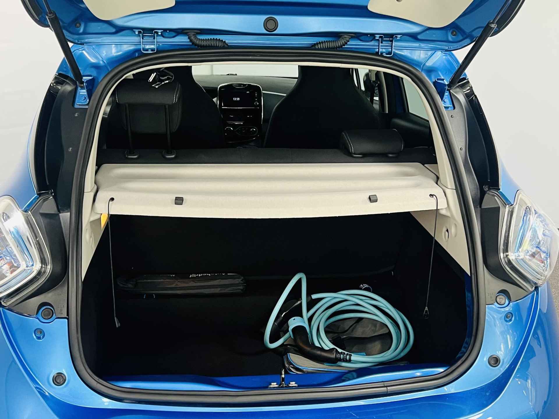 Renault ZOE R90 Intens 41 kWh (ex Accu) automaat airco camera navi cruise controle parkeersensoren , auto komt in aanmerking voor de 2000,- subsidie - 15/17