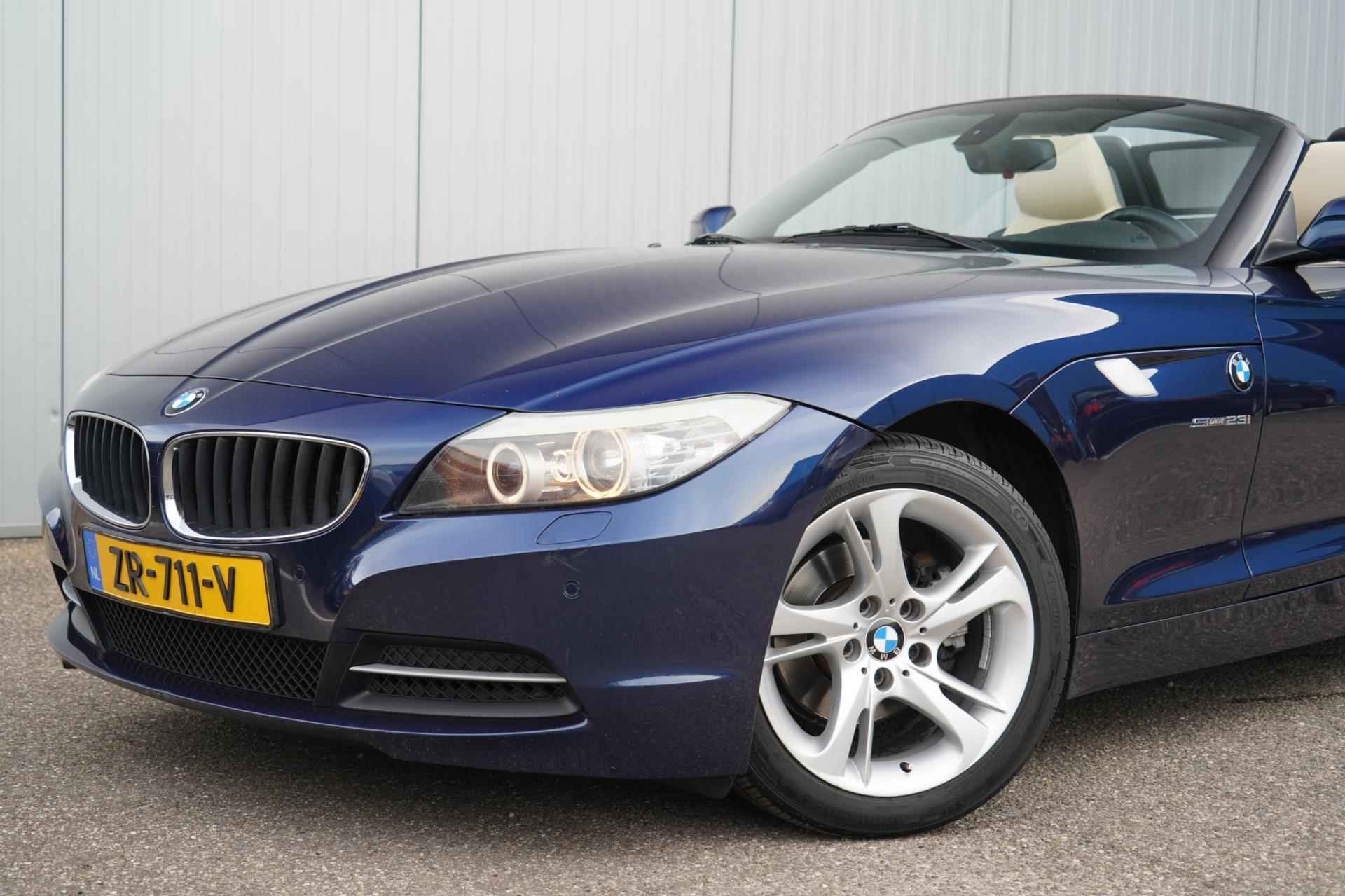 BMW Z4 Roadster SDrive23i / 6 Cilinder / Leder / Climate / Stoelverw. / Elek. Kap / PDC V+A - 22/33