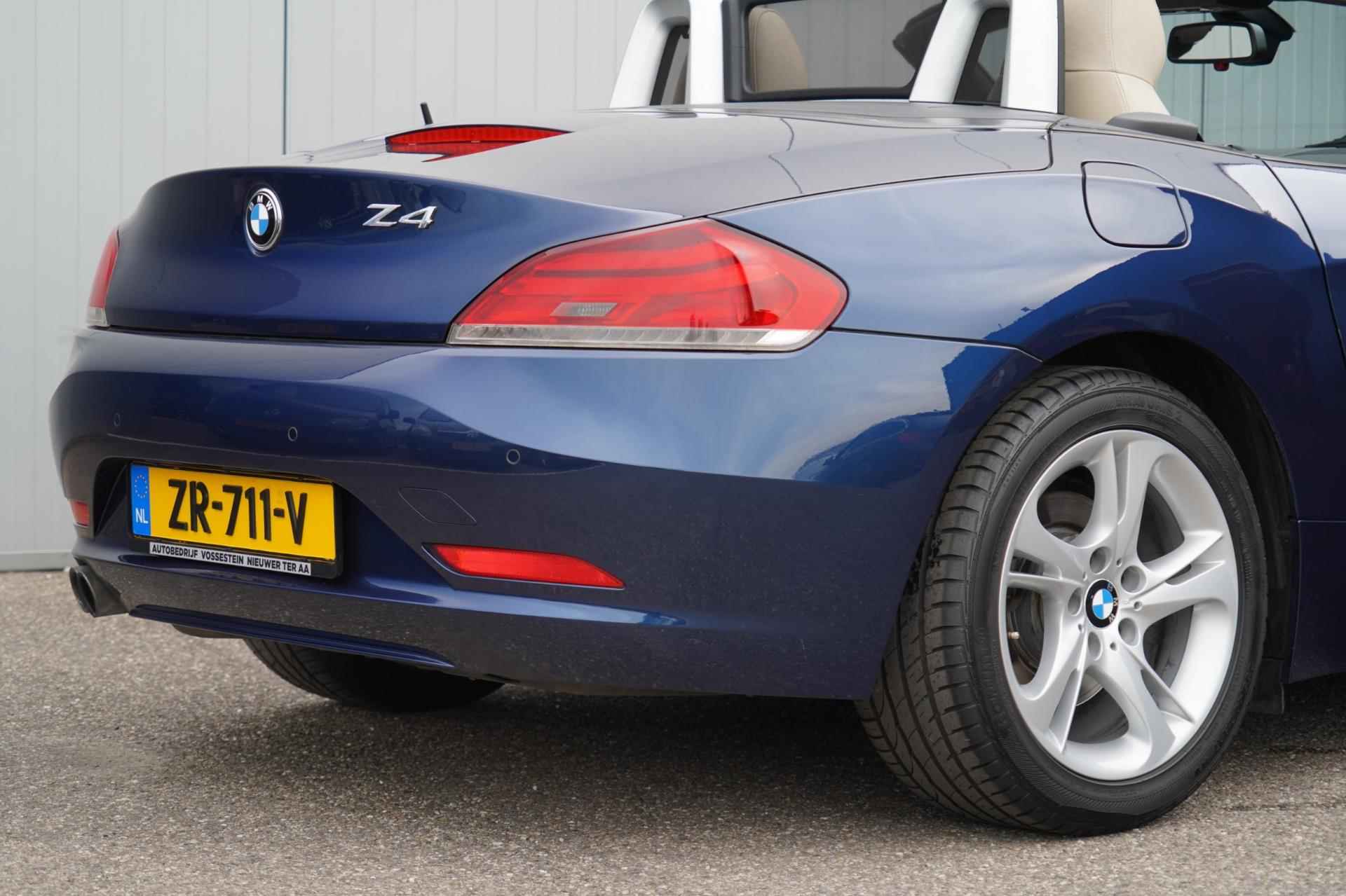 BMW Z4 Roadster SDrive23i / 6 Cilinder / Leder / Climate / Stoelverw. / Elek. Kap / PDC V+A - 24/33