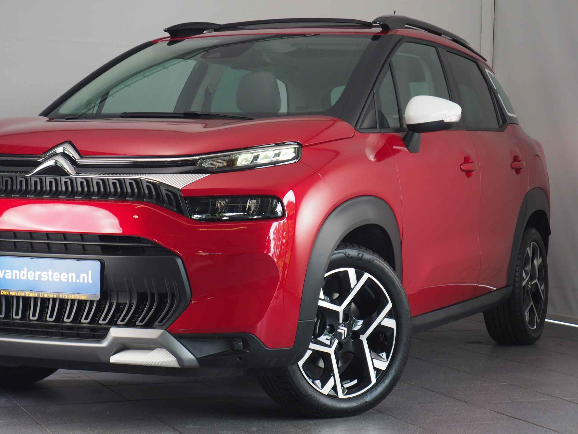 Citroën C3 Aircross 1.2 PureTech Shine | Panoramadak | Achteruitrijcamera | Apple CarPlay/ Android Auto | Cruise Control | Draadloos Telefoonlader | Parkeersensoren Achter | Navigatie - 11/33