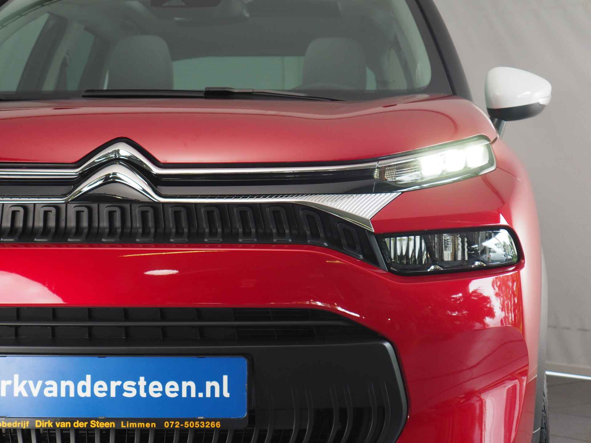 Citroën C3 Aircross 1.2 PureTech Shine | Panoramadak | Achteruitrijcamera | Apple CarPlay/ Android Auto | Cruise Control | Draadloos Telefoonlader | Parkeersensoren Achter | Navigatie - 12/33