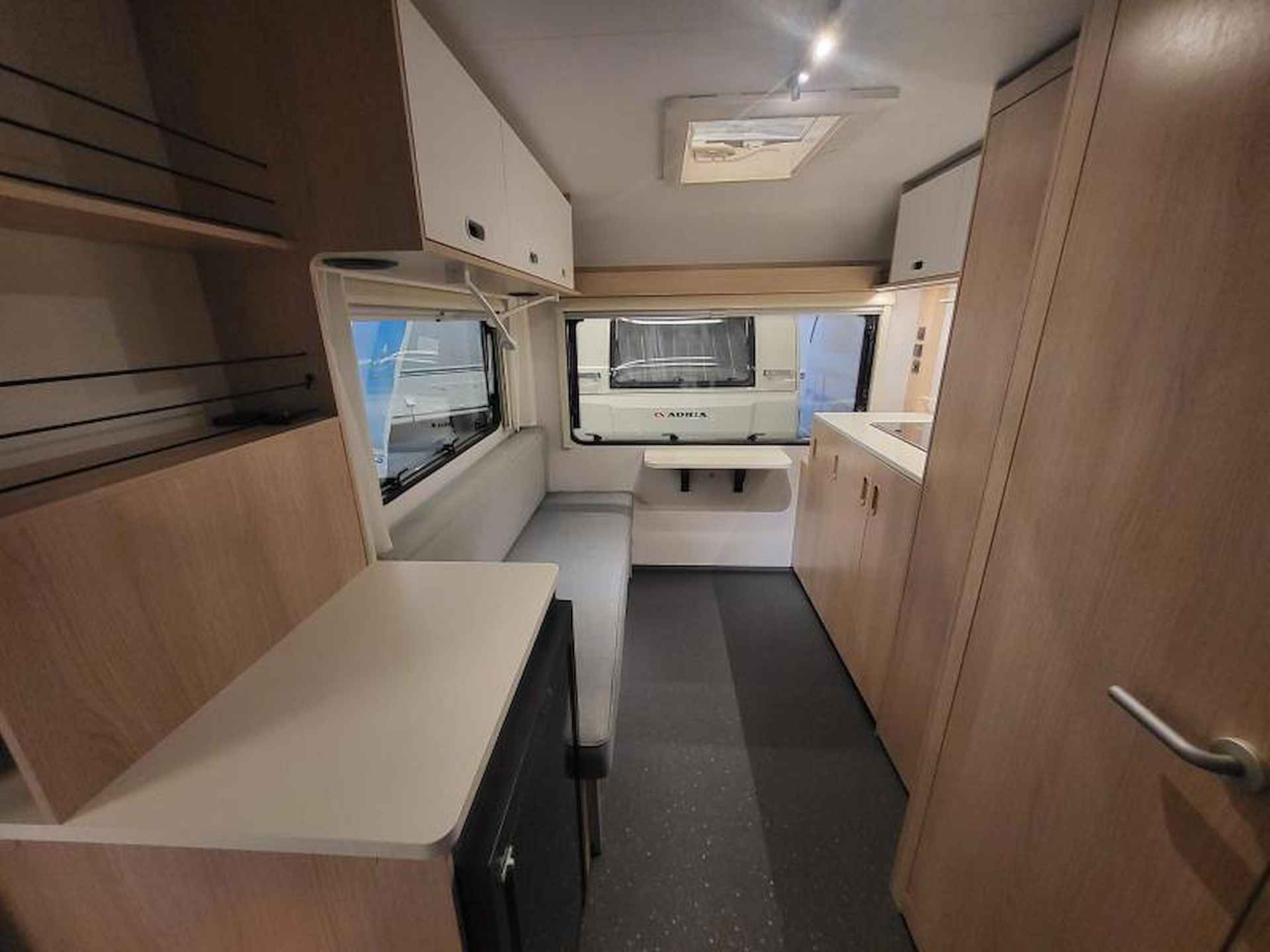 Adria Aviva 422 PY eigenlijk nog nieuw - 6/18