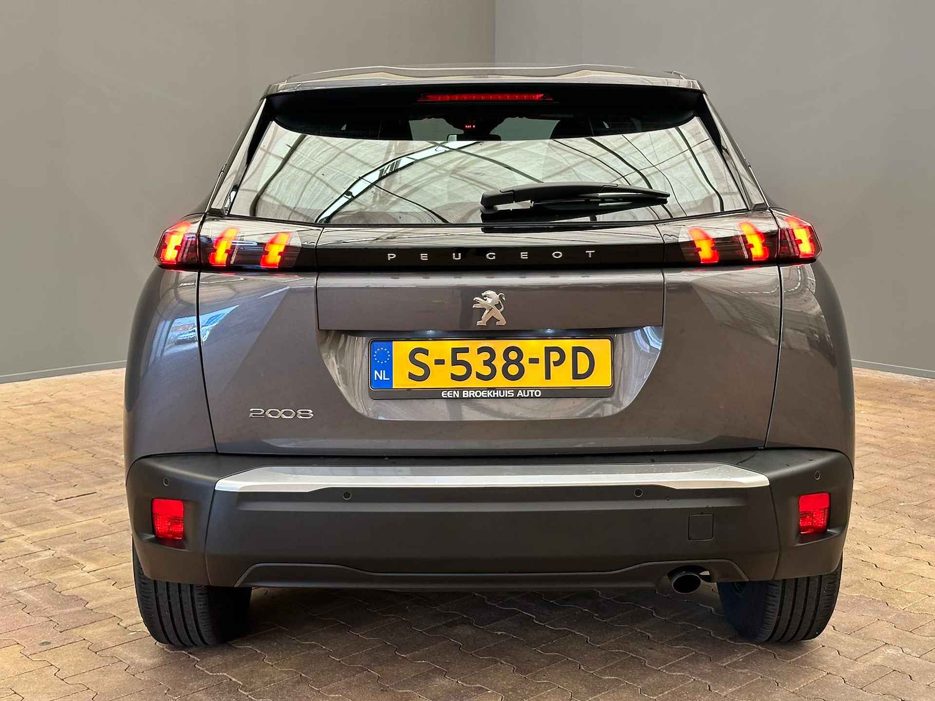 Peugeot 2008 1.2 100PK Active | Parkeersensoren Achter | Apple/Android Carplay | Airco | Cruise | LED | DAB | Bluetooth | Centrale Vergrendeling - 12/23