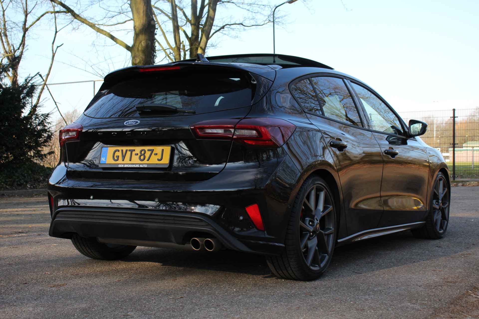 Ford Focus 1.0EB 155PK HYBRID ST-LINE X | UNIEK!! | FULL OPTION!! | NL-AUTO! | LEDER | 19" ST MAGNETITE | ADAPTIVE CRUISE | PANO DAK | ADAP - 2/53