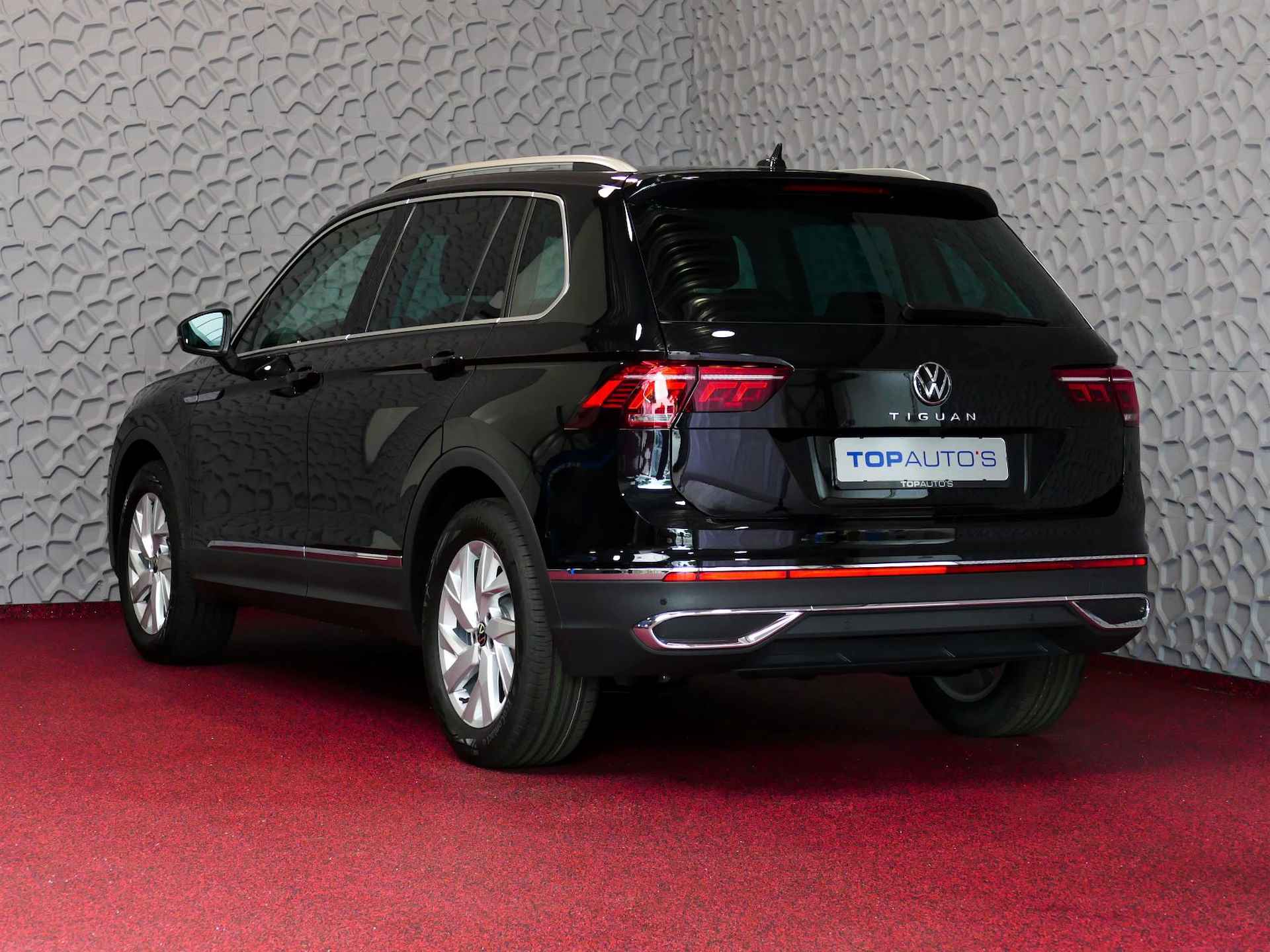 Volkswagen Tiguan 1.5 TSI ELEGANCE IQ LED MATRIX VIR.COCKPIT NAVI ELEK.KLEP CAMERA STOEL/STUUR VERW. 2024 - 2/88