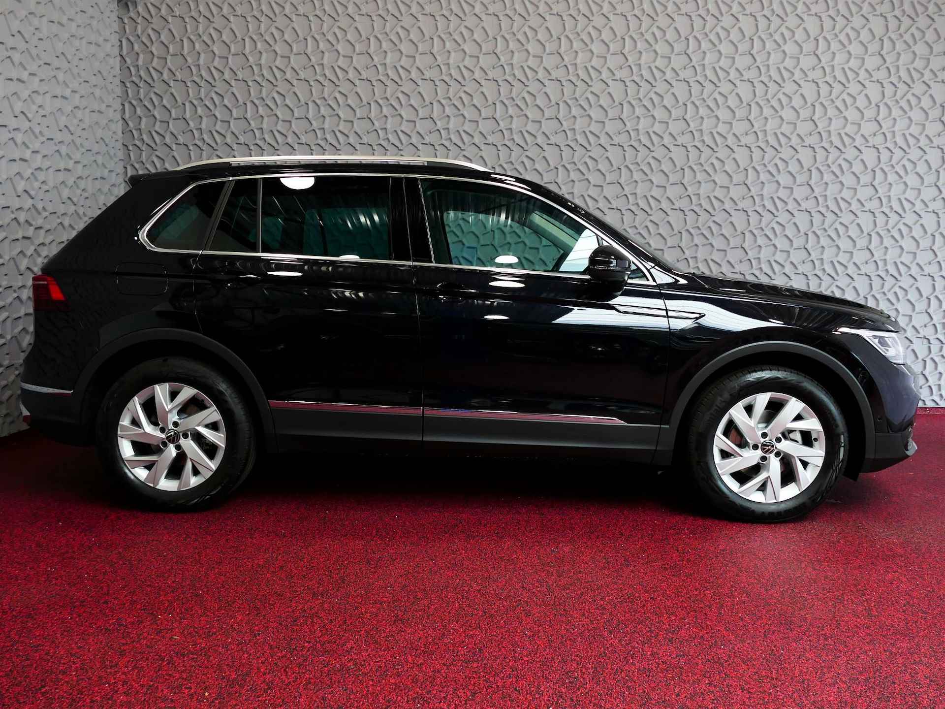 Volkswagen Tiguan 1.5 TSI ELEGANCE IQ LED MATRIX VIR.COCKPIT NAVI ELEK.KLEP CAMERA STOEL/STUUR VERW. 2024 - 72/88