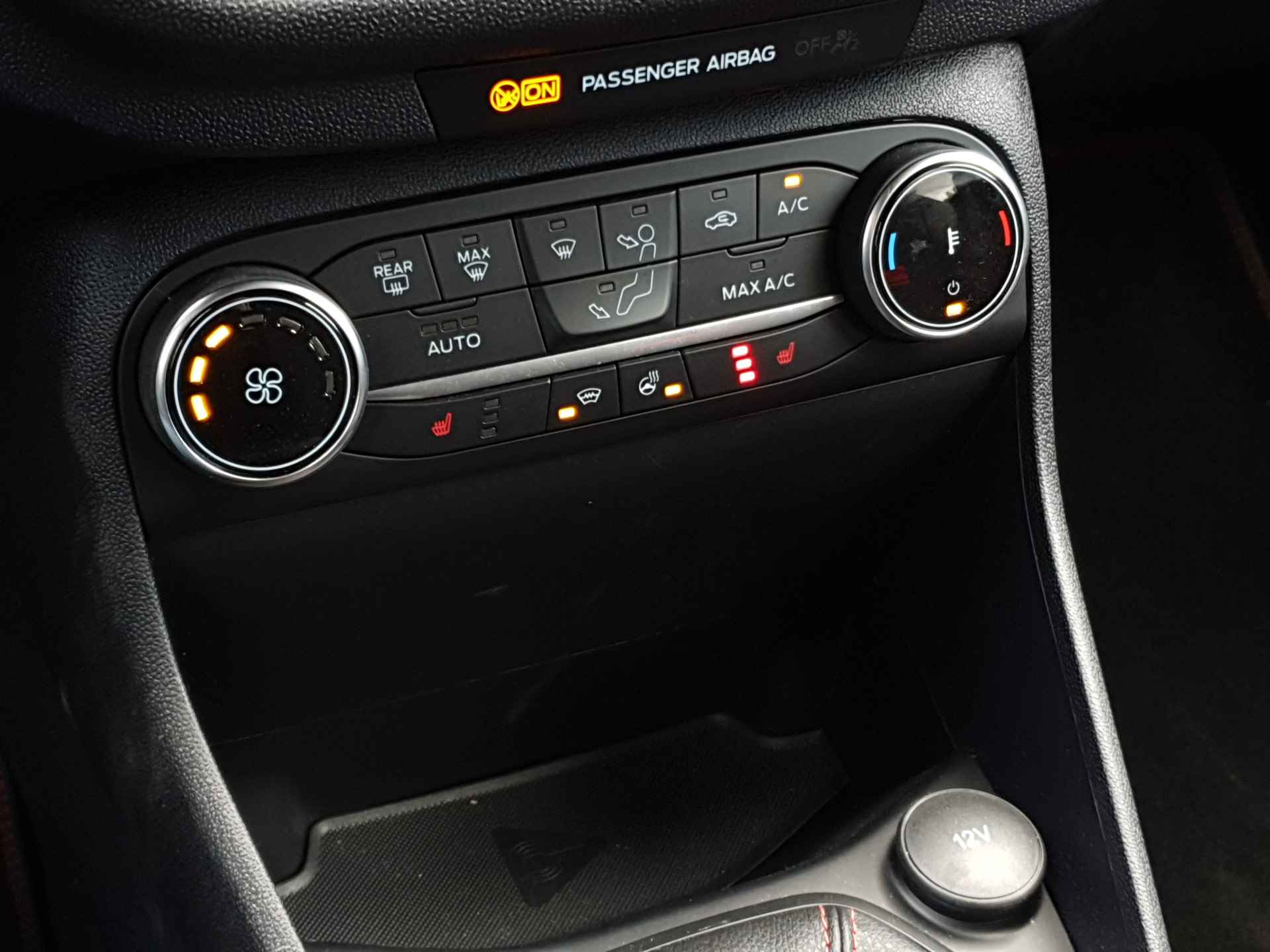 Ford Fiesta 1.0 Hybrid ST-Line | Winter Pack | Navigatie | Parkeersensoren | Keyless entry - 27/36