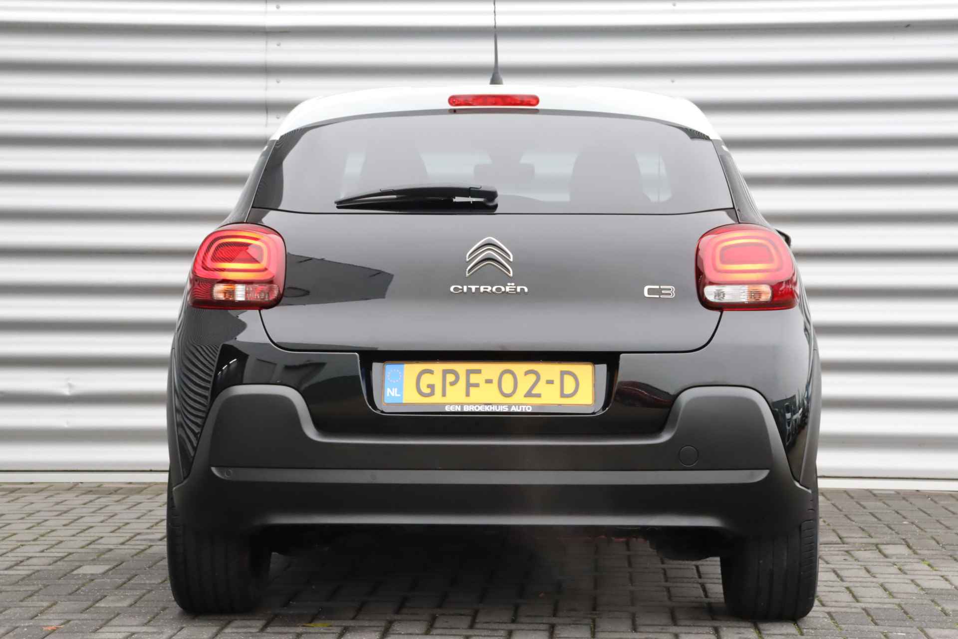 Citroën C3 1.2 PURETECH 110PK FEEL EDITION AUTOMAAT / NAVI / CLIMA / LED / PDC / 16" LMV / KEYLESS / BLUETOOTH / CRUISECONTROL / 1E EIGENAA - 8/34