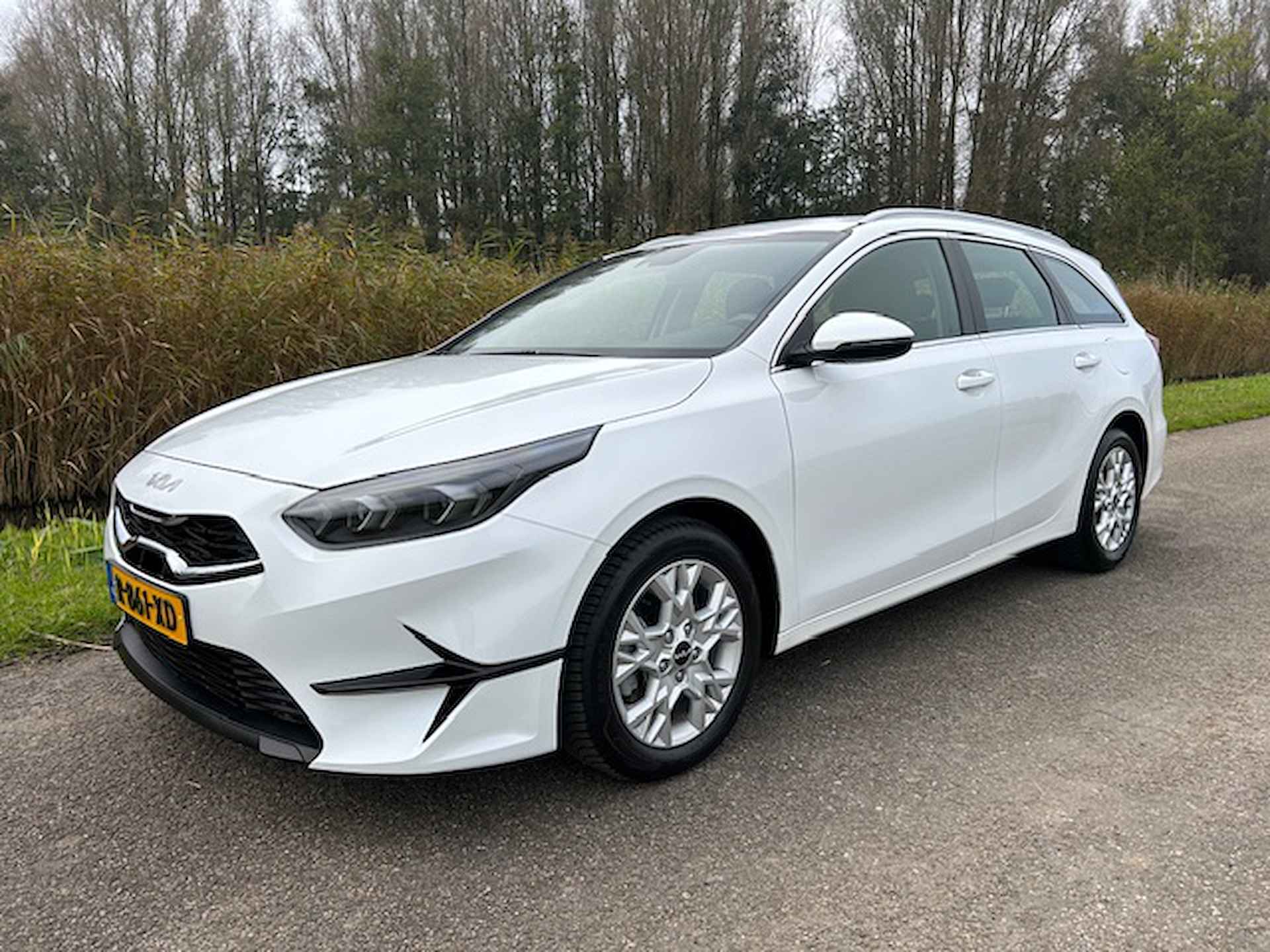 Kia Ceed Sw 1.0 T-GDi 120pk MHEV DCT7 DynamicLine | Navigatie | Apple carplay/ Android auto | Camera | Climate control | All-season banden | NAP | Rijklaar prijs! - 3/25