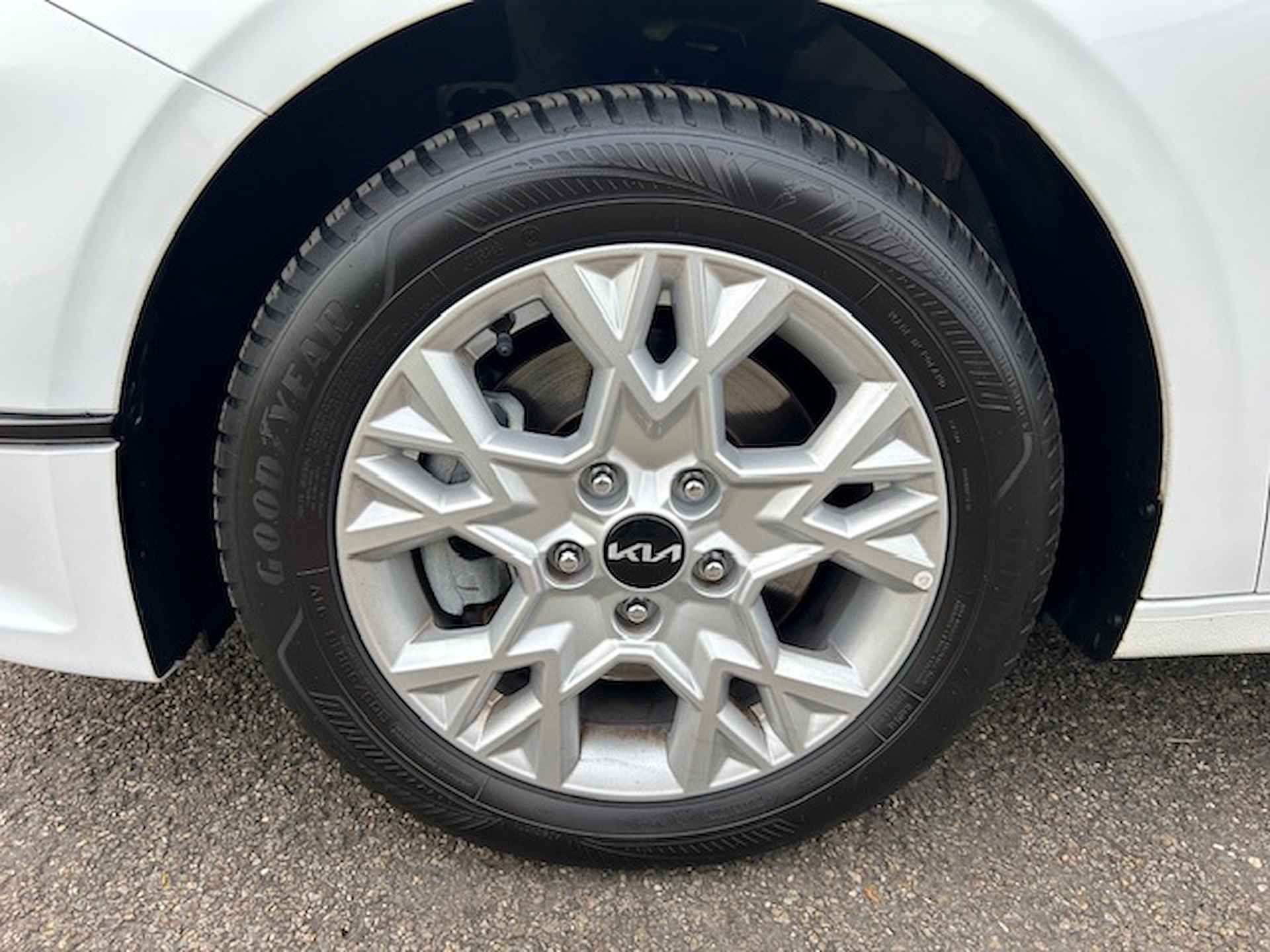 Kia Ceed Sw 1.0 T-GDi 120pk MHEV DCT7 DynamicLine | Navigatie | Apple carplay/ Android auto | Camera | Climate control | All-season banden | NAP | Rijklaar prijs! - 9/25