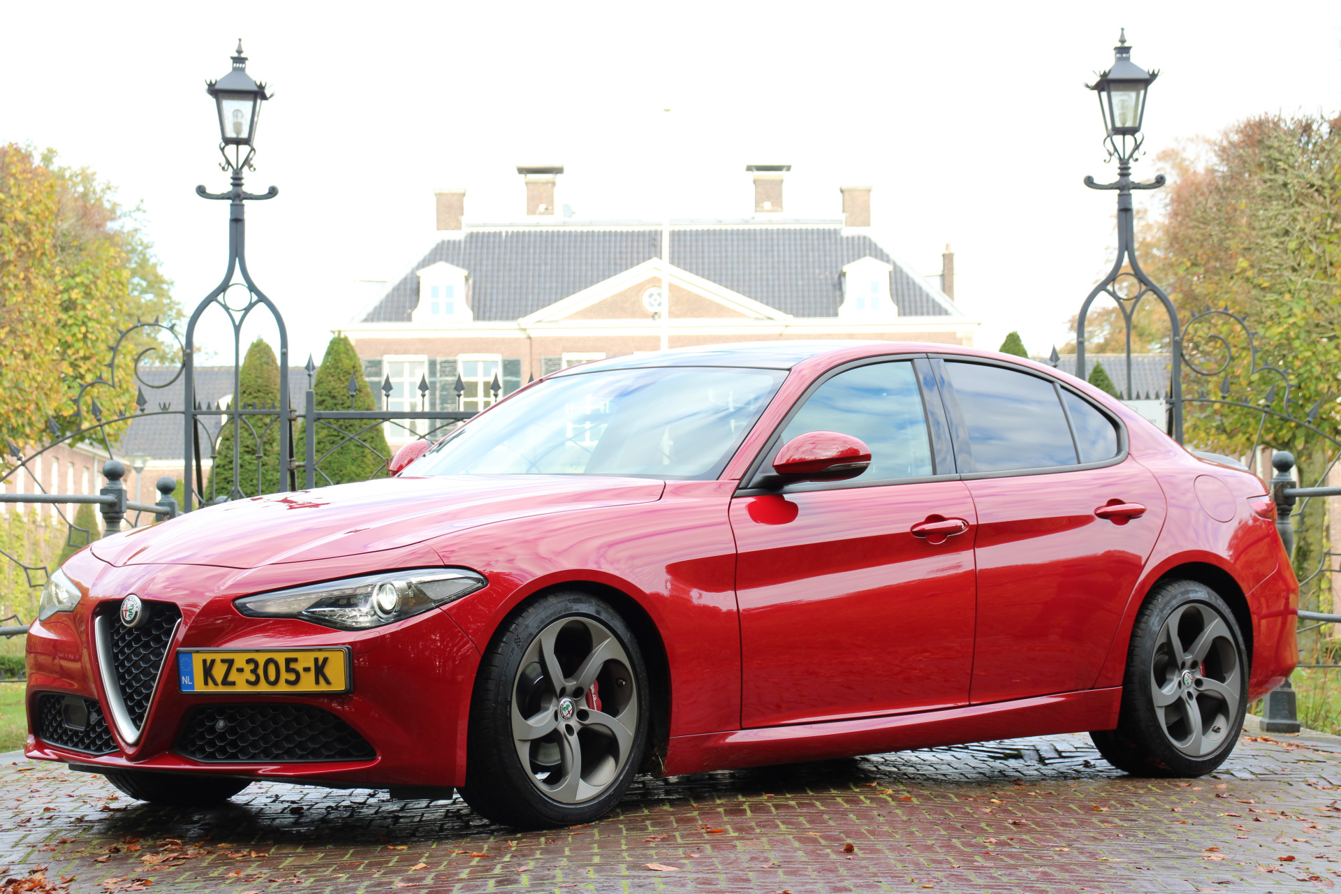 Alfa Romeo Giulia 2.0T 300PK SUPER AUTOMAAT | NL-AUTO! | PANODAK | LEDER | ADAPTIVE CRUISE | HARMAN/KARDON | LED | DEALER OH! | NAVI | CLIMA | PER