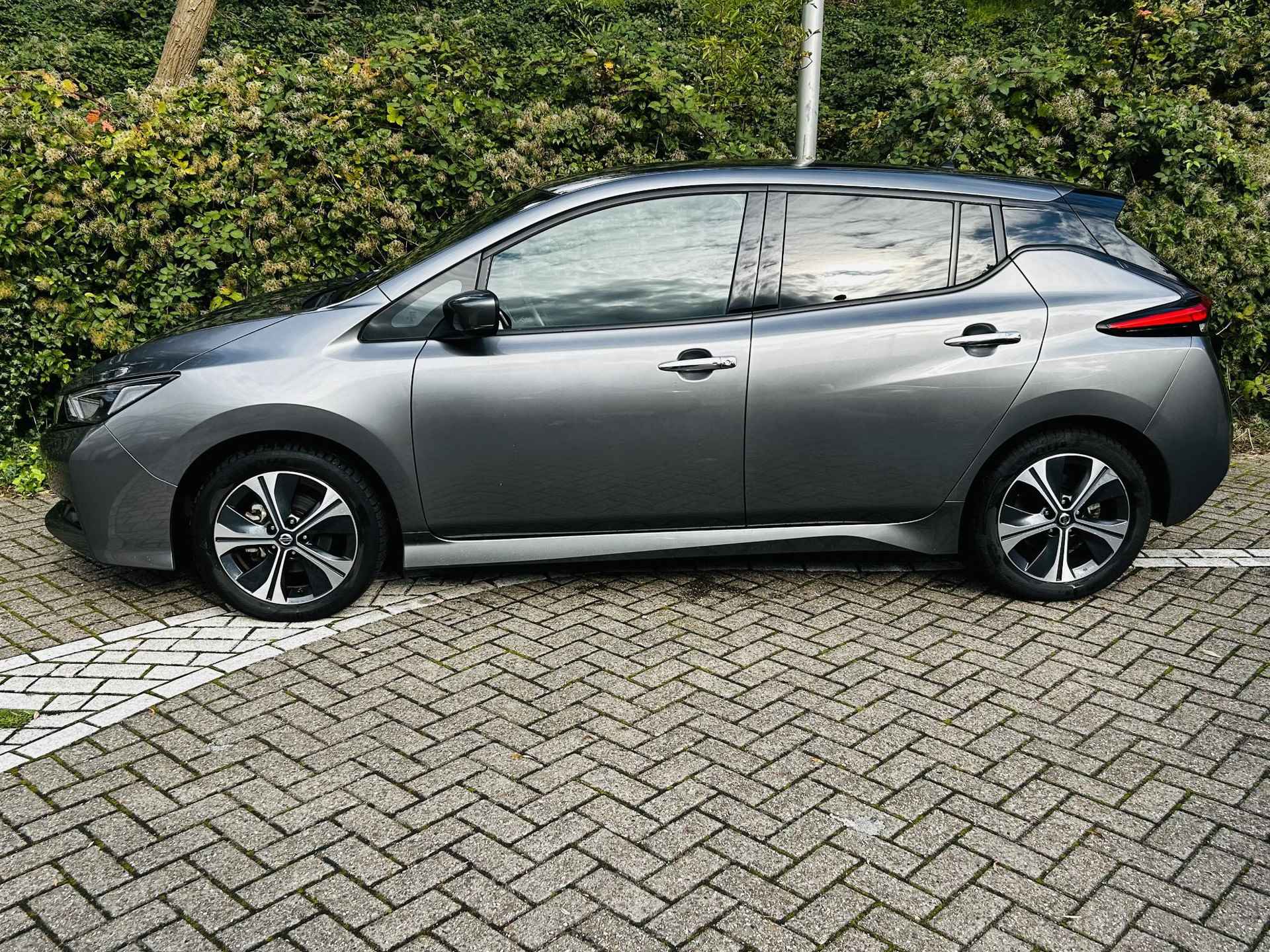 Nissan LEAF N-Connecta 40 kWh - 2/30