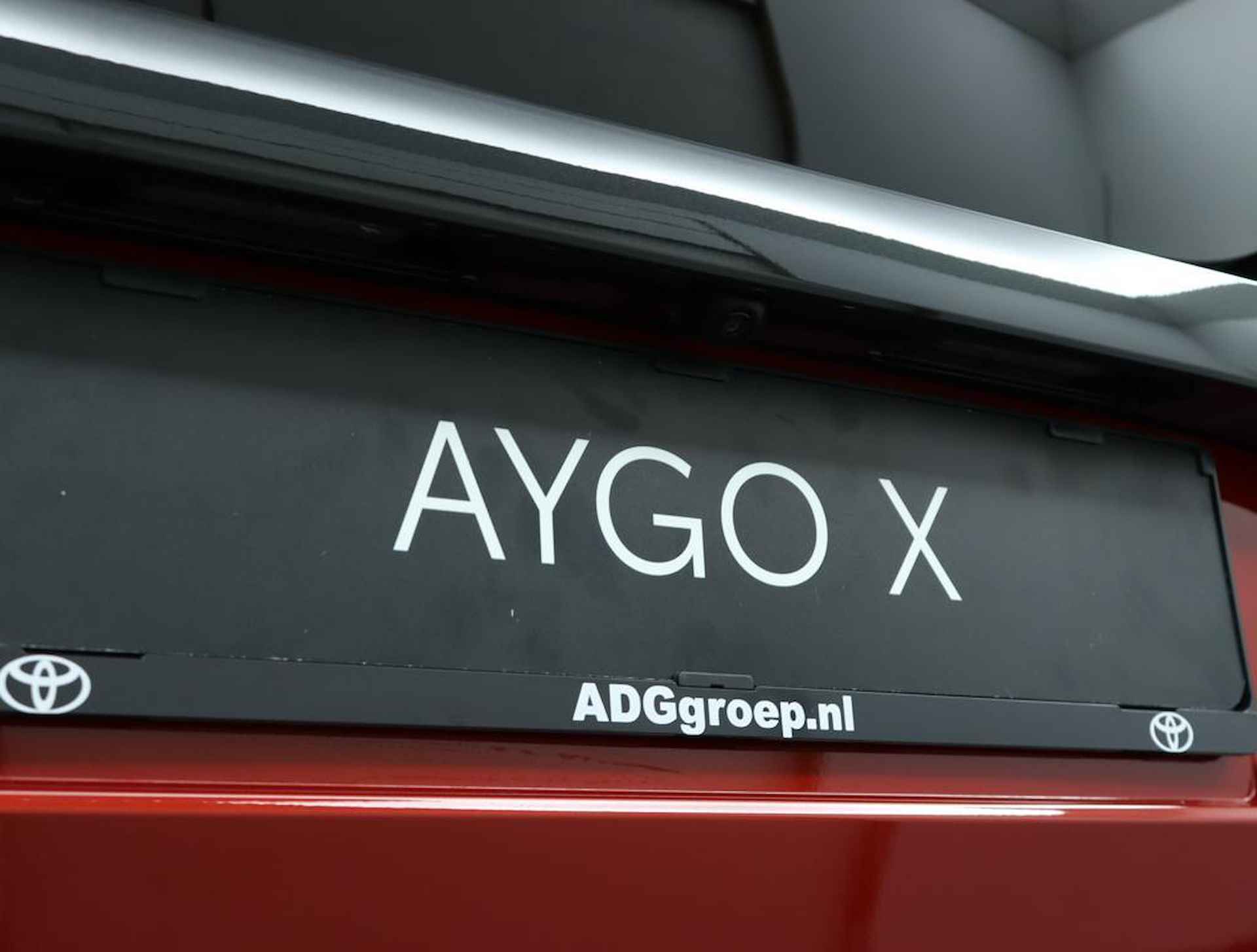 Toyota Aygo X 1.0 VVT-i S-CVT Premium | Design Pack | Open dak | Adaptive Cruise Control | Navigatie | Apple Carplay | Android Auto | - 37/44