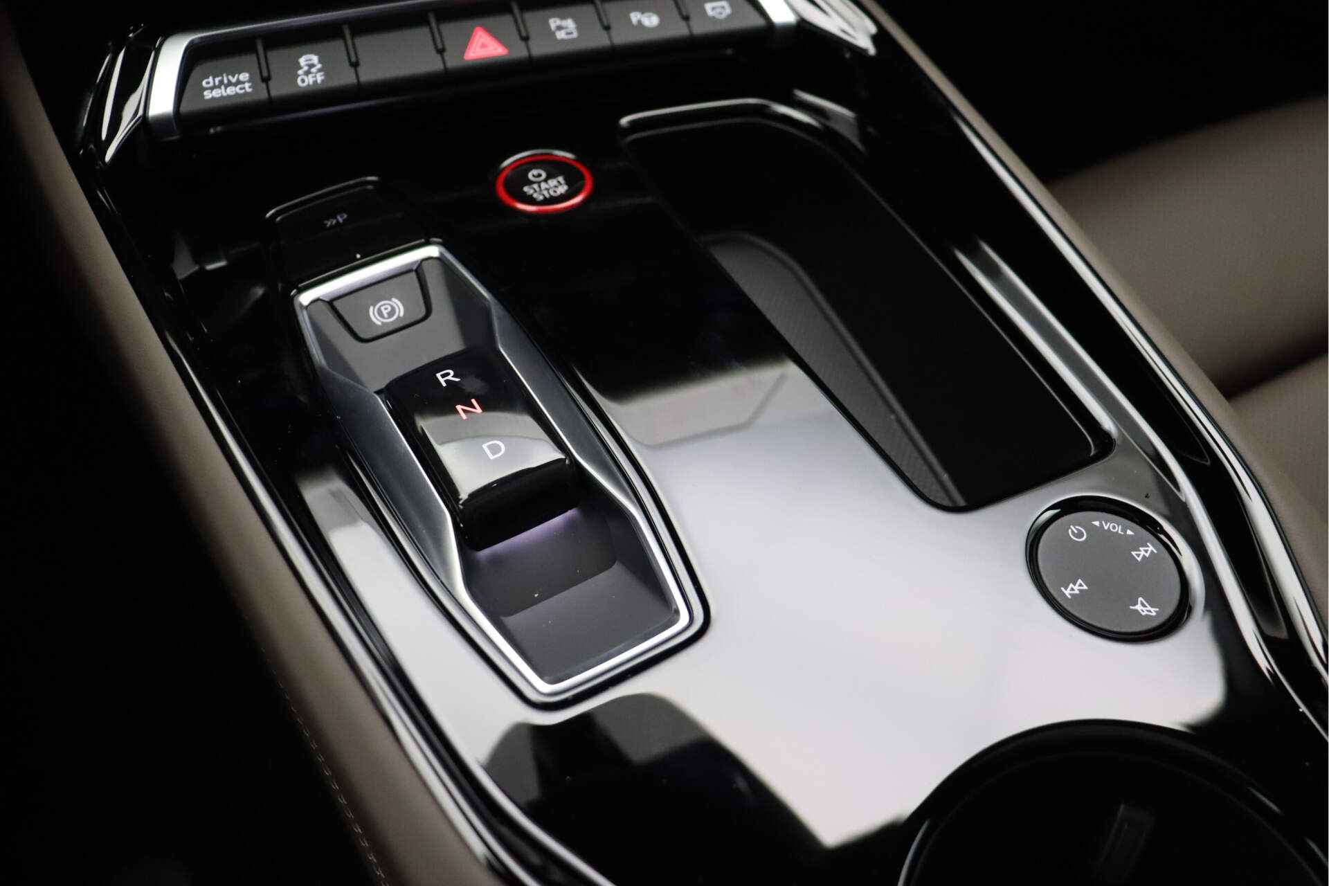Audi e-tron GT 93kWh 350kW/476pk ACTIE! VAN 148.000 VOOR 119.900 DIRECT LEVERBAAR! - 28/44