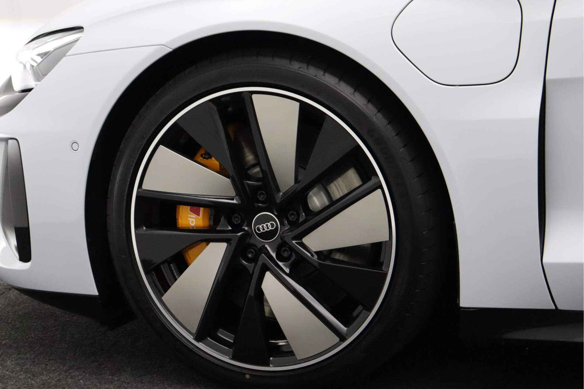 Audi e-tron GT 93kWh 350kW/476pk ACTIE! VAN 148.000 VOOR 119.900 DIRECT LEVERBAAR! - 37/44