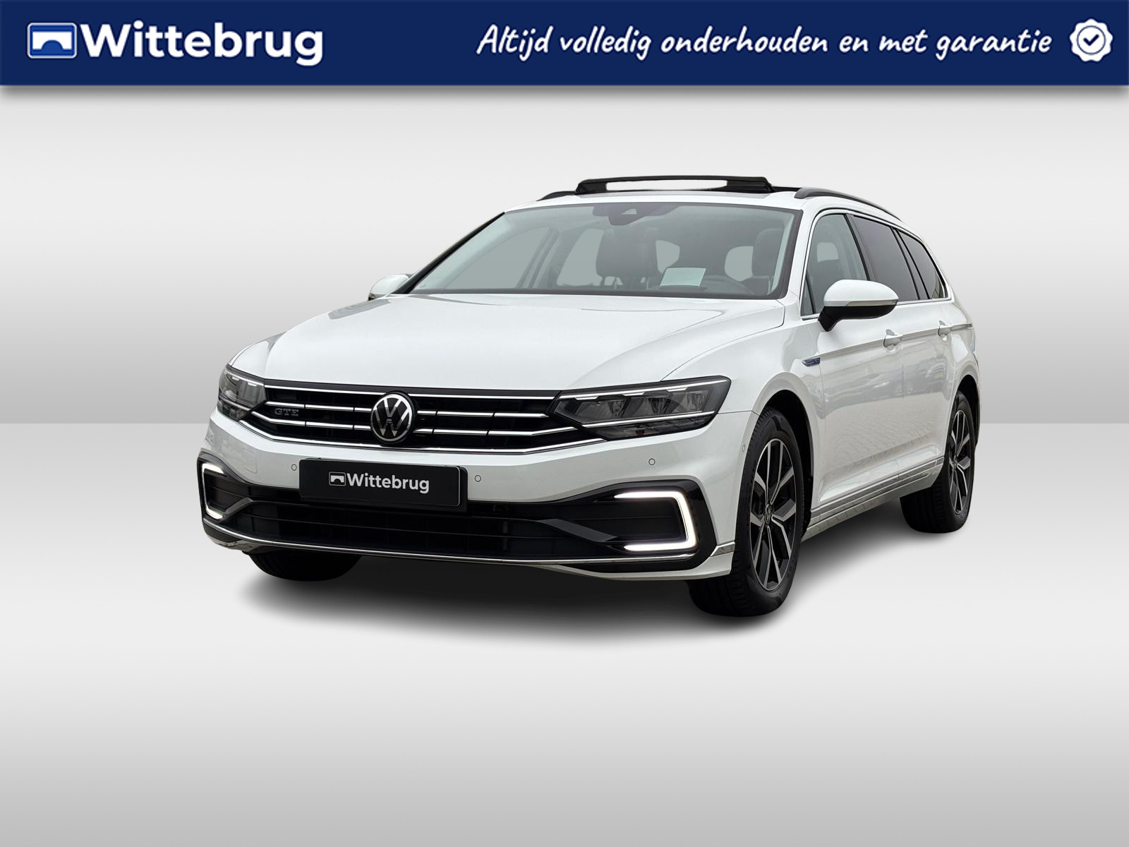 Volkswagen Passat Variant 1.4 TSI PHEV 218PK DSG GTE Business / Panoramadak / Virtual Cockpit / Leder Nappa / Elek. Zwenkbare Trekhaak / Head-Up Display / Elek. Achterklep / Standkachel / Alarm / Camera / 17" LMV P4