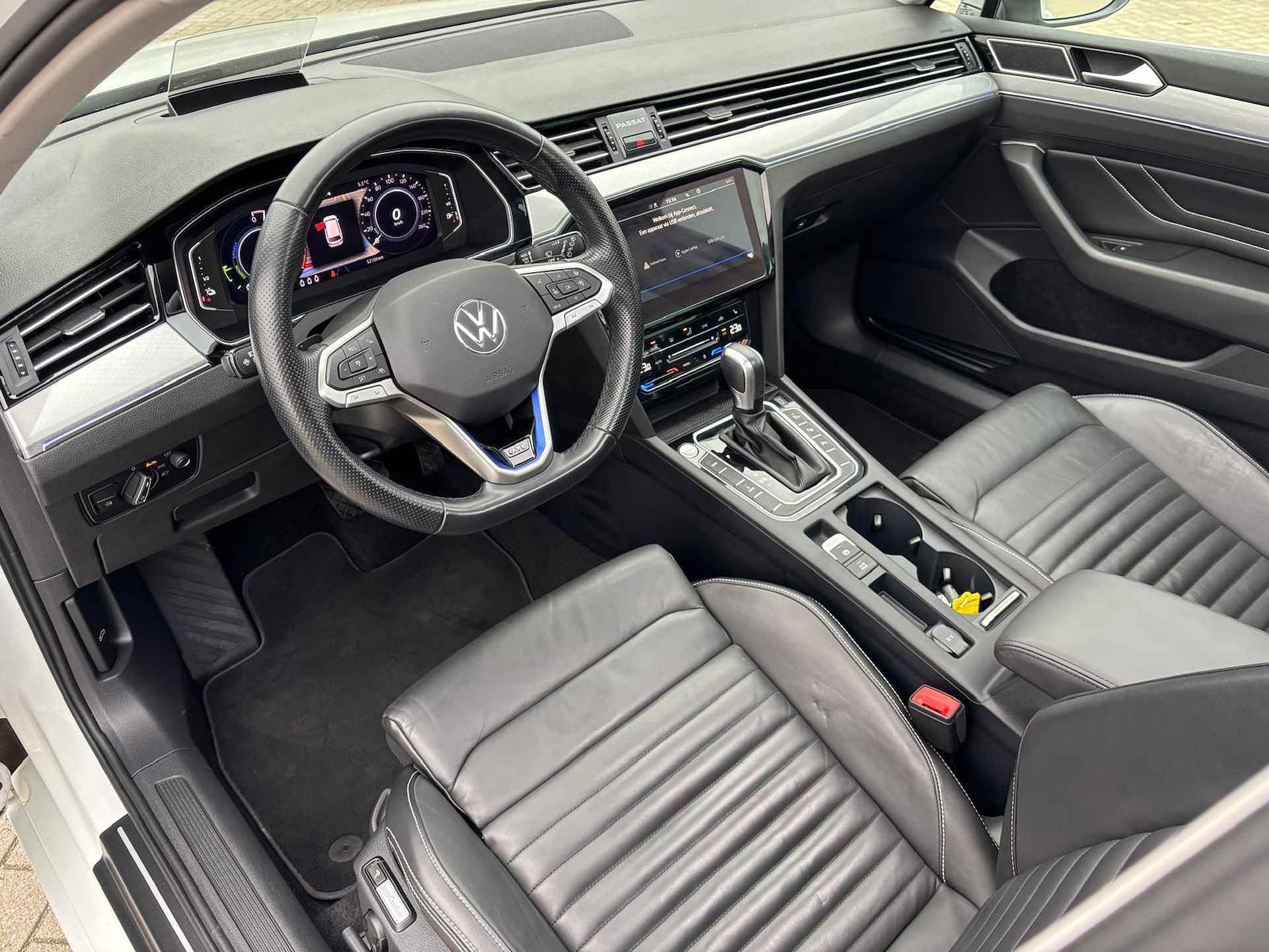 Volkswagen Passat Variant 1.4 TSI PHEV 218PK DSG GTE Business / Panoramadak / Virtual Cockpit / Leder Nappa / Elek. Zwenkbare Trekhaak / Head-Up Display / Elek. Achterklep / Standkachel / Alarm / Camera / 17" LMV P4 - 12/35