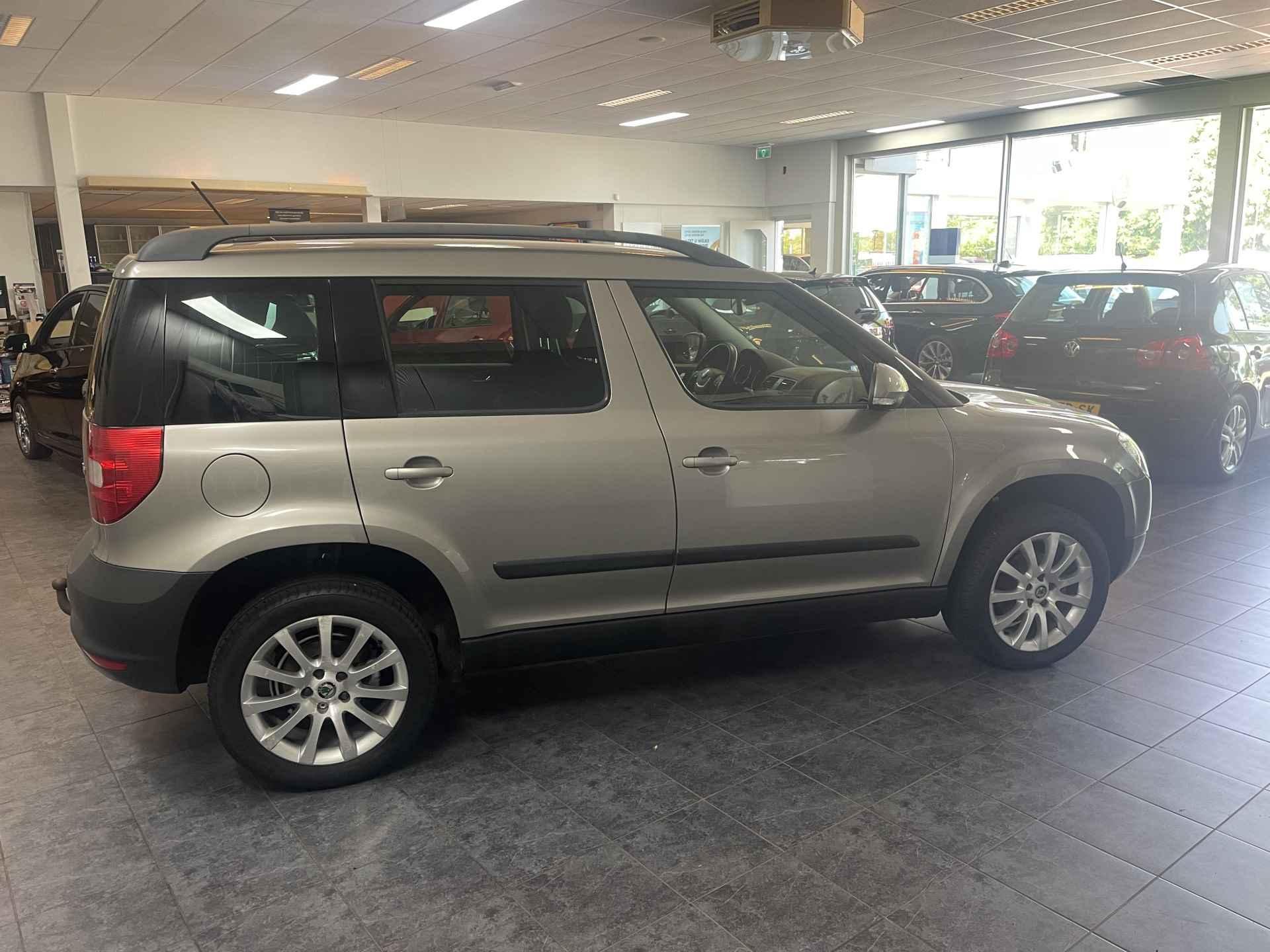 Škoda Yeti 1.2 TSI Tour Navigatie, Climate controle, Cruise control, trekhaak. - 4/22