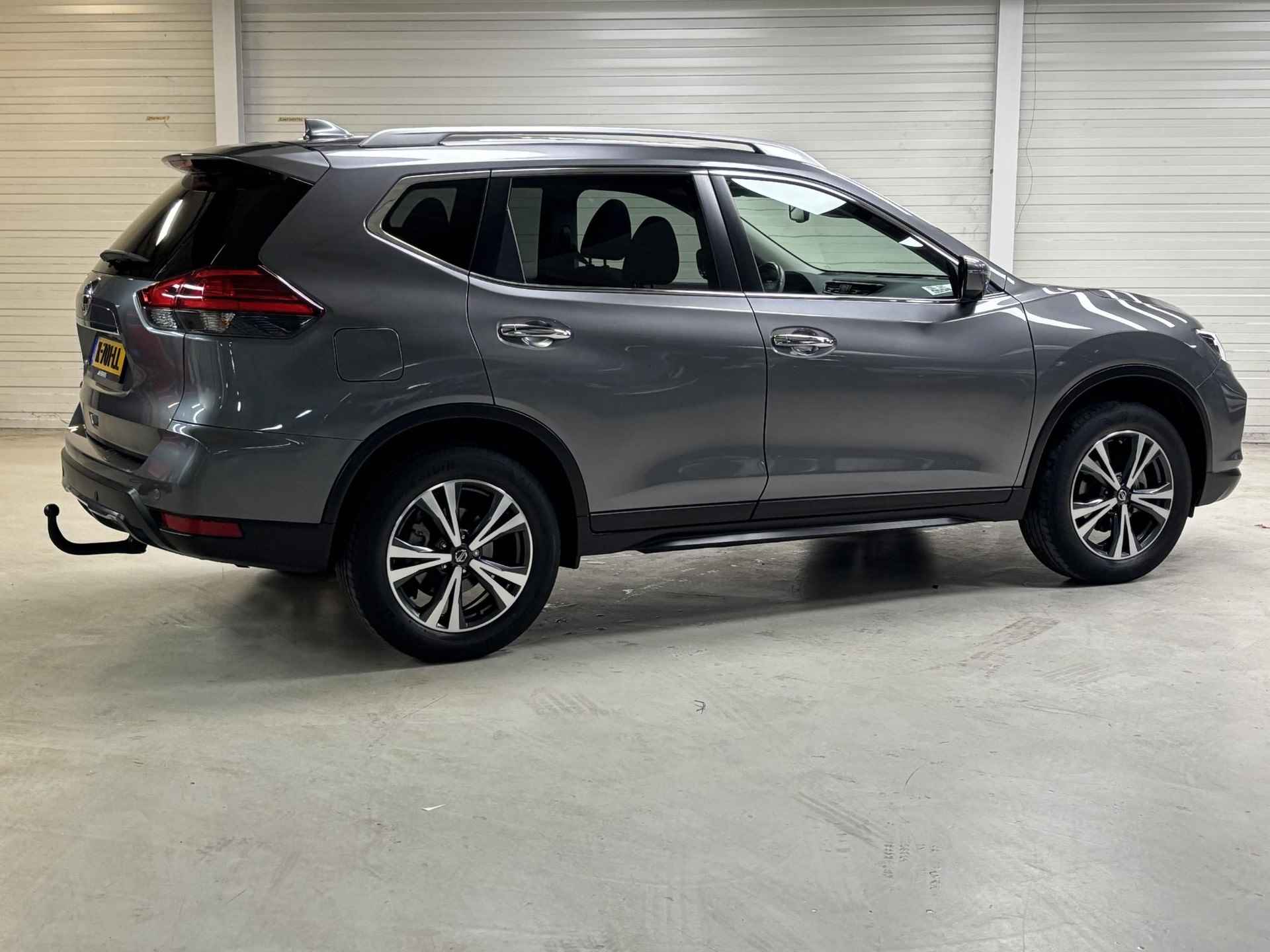 Nissan X-Trail 1.3 DIG-T N-Connecta AUTOMAAT / Trekhaak / Automatische airco / Apple Car Play & Android Auto / Cruise control / DAB / Elektrisch glazen panorama-dak / Lichtmetalen velgen 18" / Parkeersensoren voor + achter / Navigatiesysteem full map / Rondomzichtcamera - 3/46