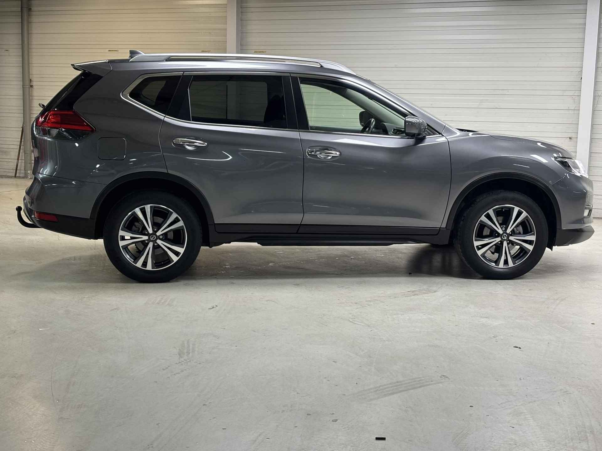 Nissan X-Trail 1.3 DIG-T N-Connecta AUTOMAAT / Trekhaak / Automatische airco / Apple Car Play & Android Auto / Cruise control / DAB / Elektrisch glazen panorama-dak / Lichtmetalen velgen 18" / Parkeersensoren voor + achter / Navigatiesysteem full map / Rondomzichtcamera - 17/46