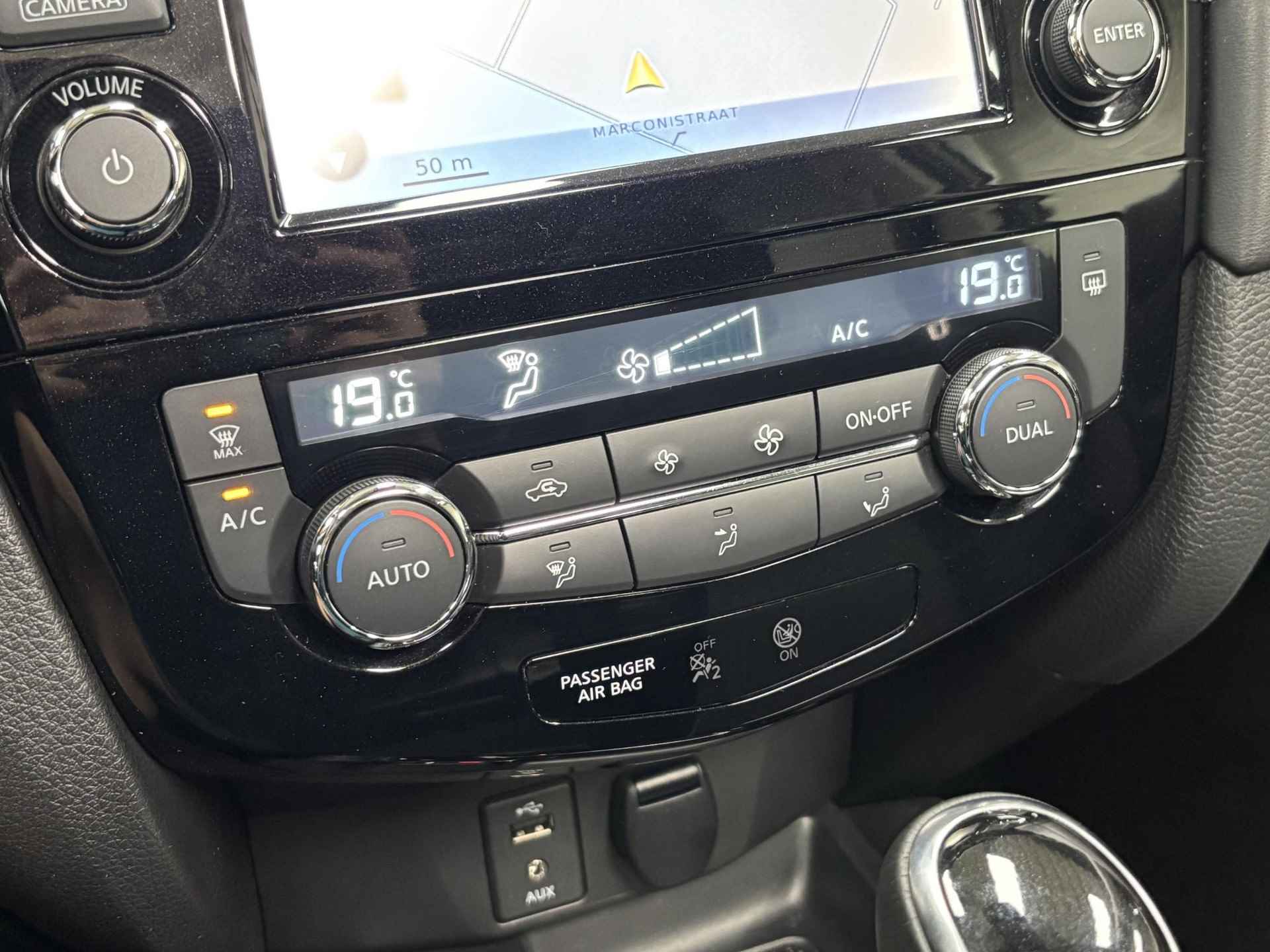 Nissan X-Trail 1.3 DIG-T N-Connecta AUTOMAAT / Trekhaak / Automatische airco / Apple Car Play & Android Auto / Cruise control / DAB / Elektrisch glazen panorama-dak / Lichtmetalen velgen 18" / Parkeersensoren voor + achter / Navigatiesysteem full map / Rondomzichtcamera - 25/46