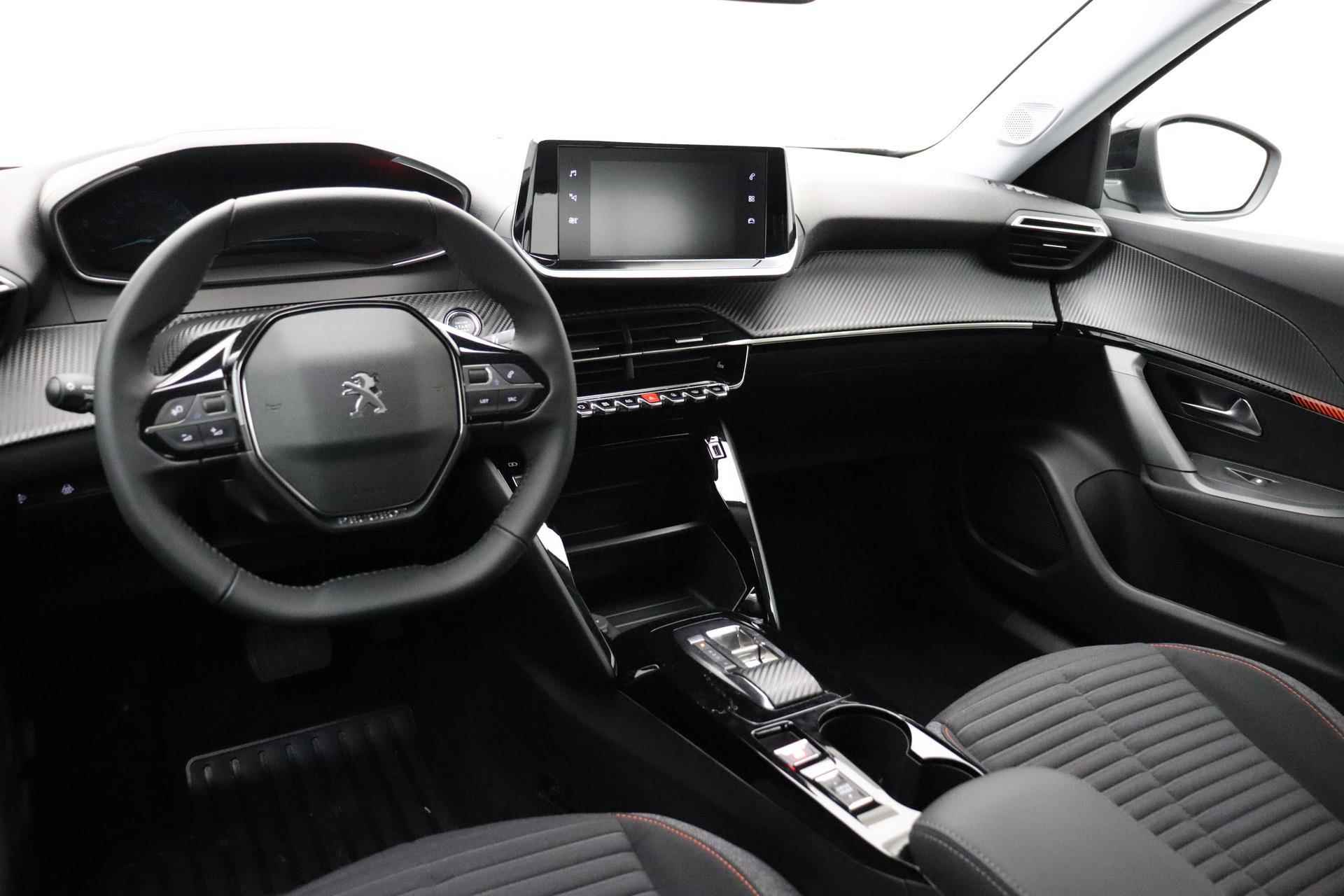 Peugeot e-2008 EV Active Pack 50 kWh | Navigatie | Stoelverwarming | Camera | Keyless | Lichtmetalen velgen - 7/35