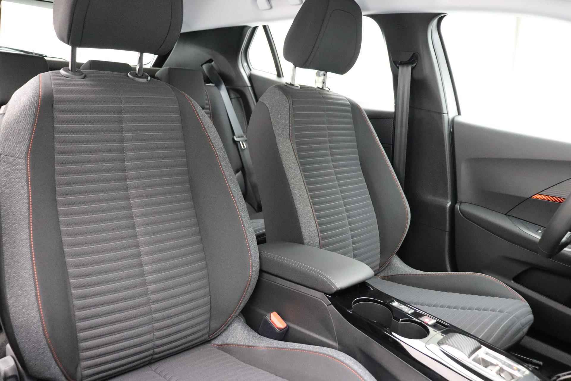 Peugeot e-2008 EV Active Pack 50 kWh | Navigatie | Stoelverwarming | Camera | Keyless | Lichtmetalen velgen - 10/35