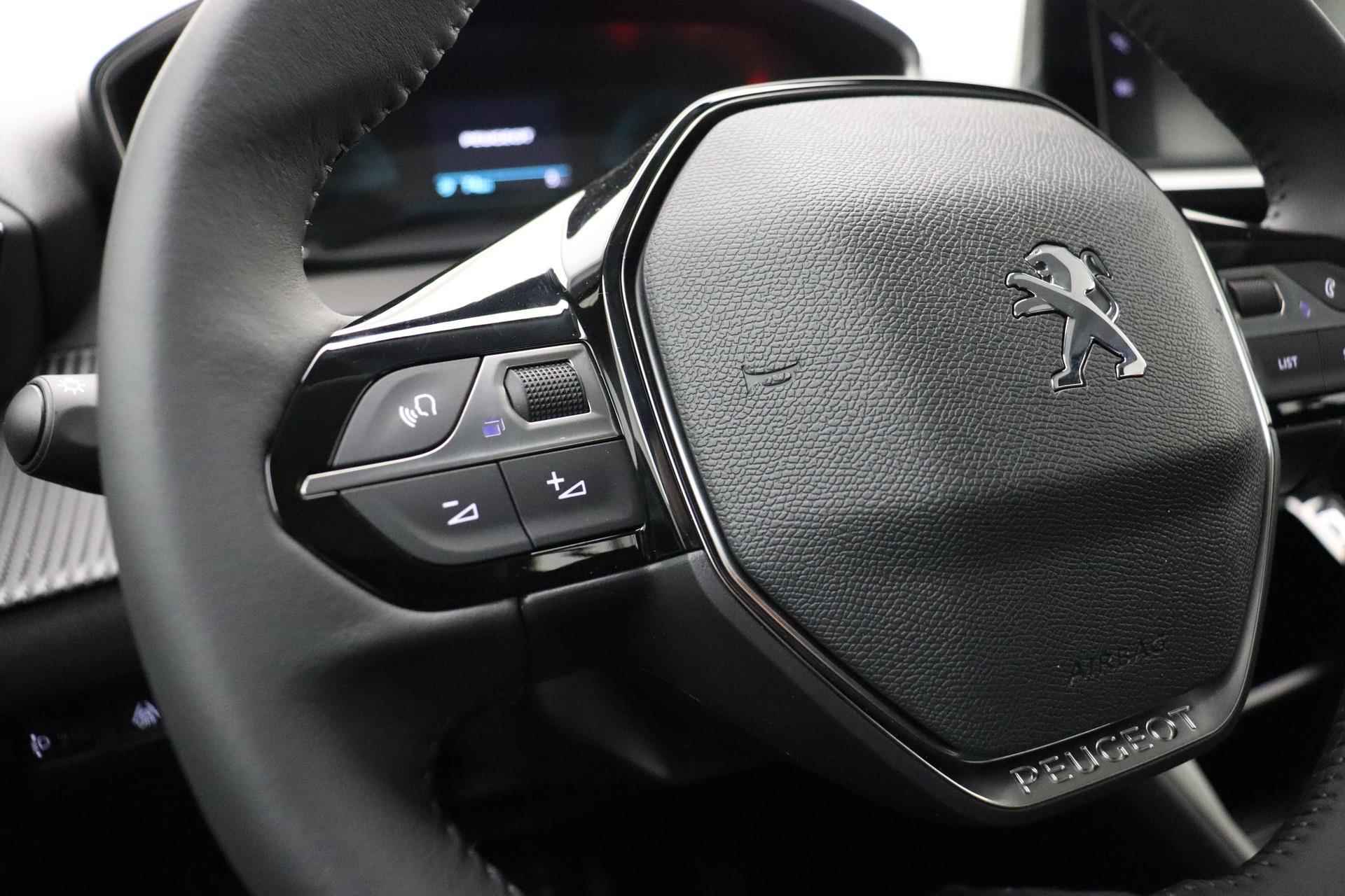 Peugeot e-2008 EV Active Pack 50 kWh | Navigatie | Stoelverwarming | Camera | Keyless | Lichtmetalen velgen - 29/35